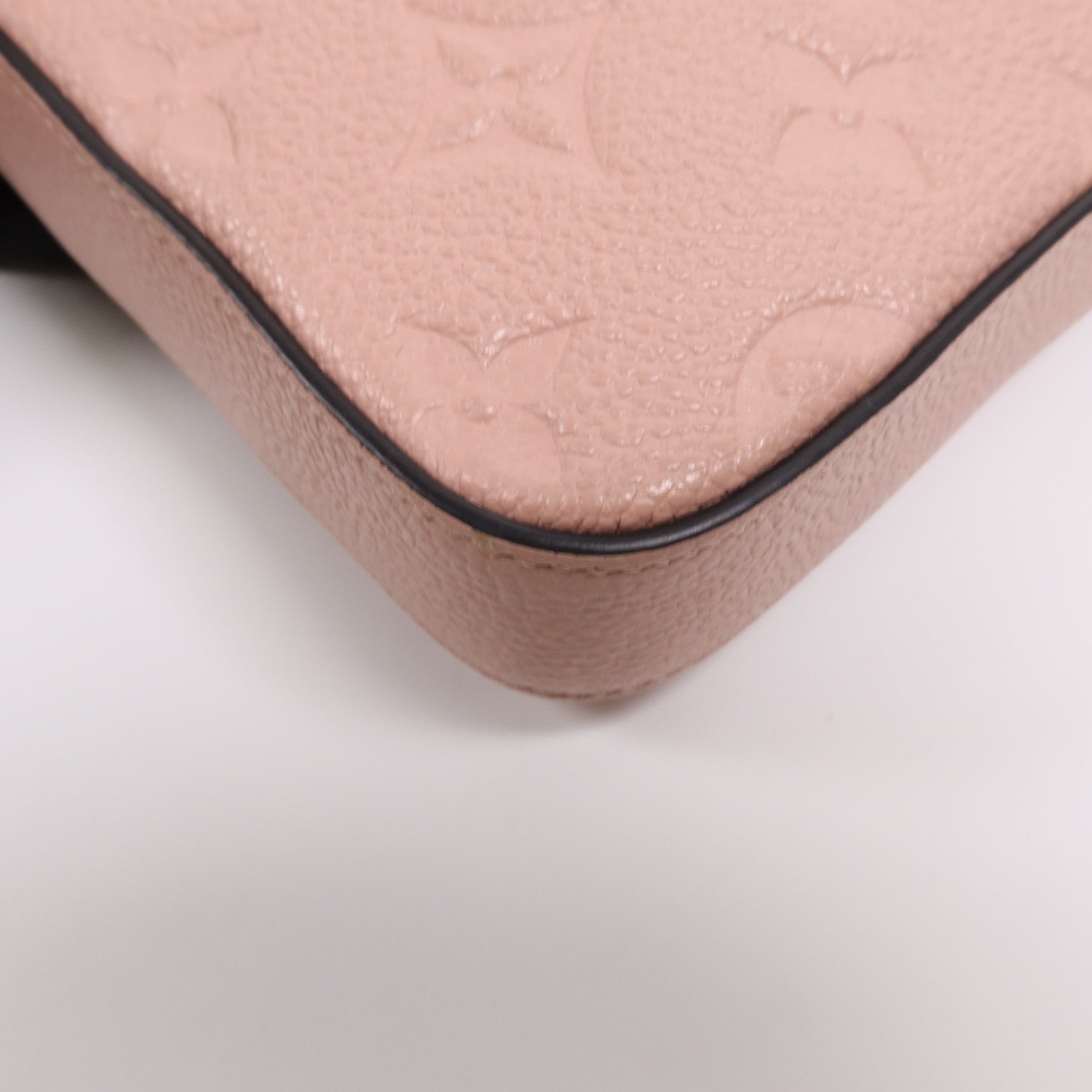 LOUIS VUITTON Epi Pochette Felissie銀扣鏈帶肩背袋