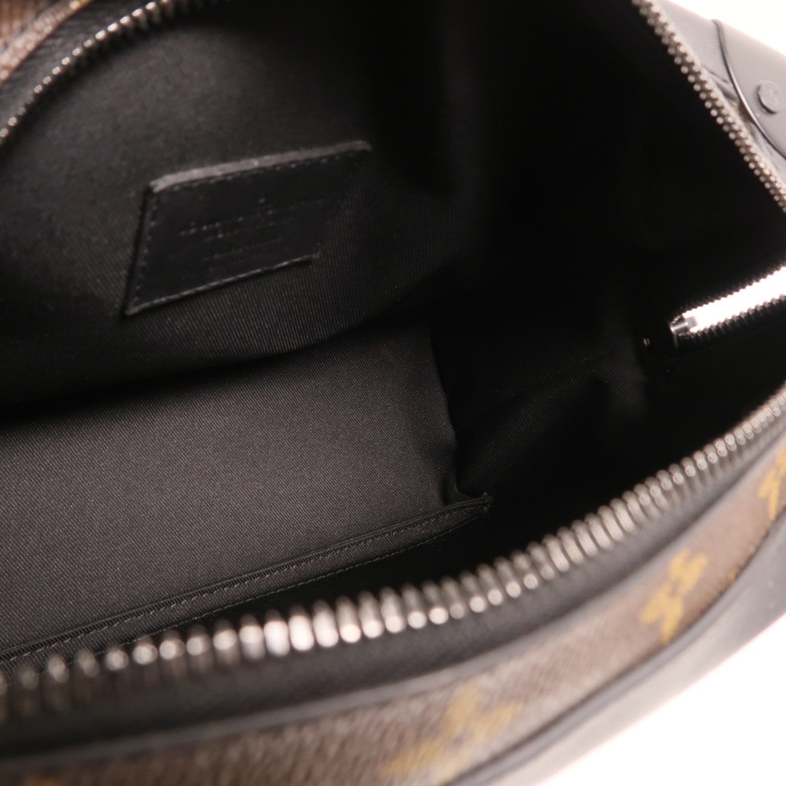 LOUIS VUITTON Monogram Solar Soft Trunk肩背袋