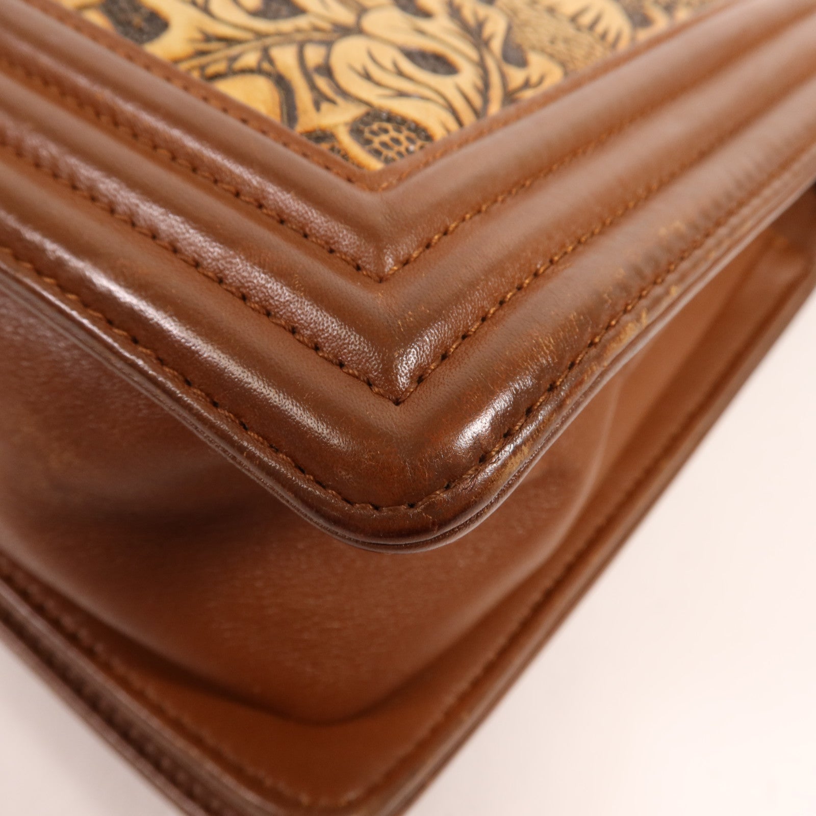 CHANEL 牛皮皮革Seasonal Boy Chanel Large銀扣肩背袋