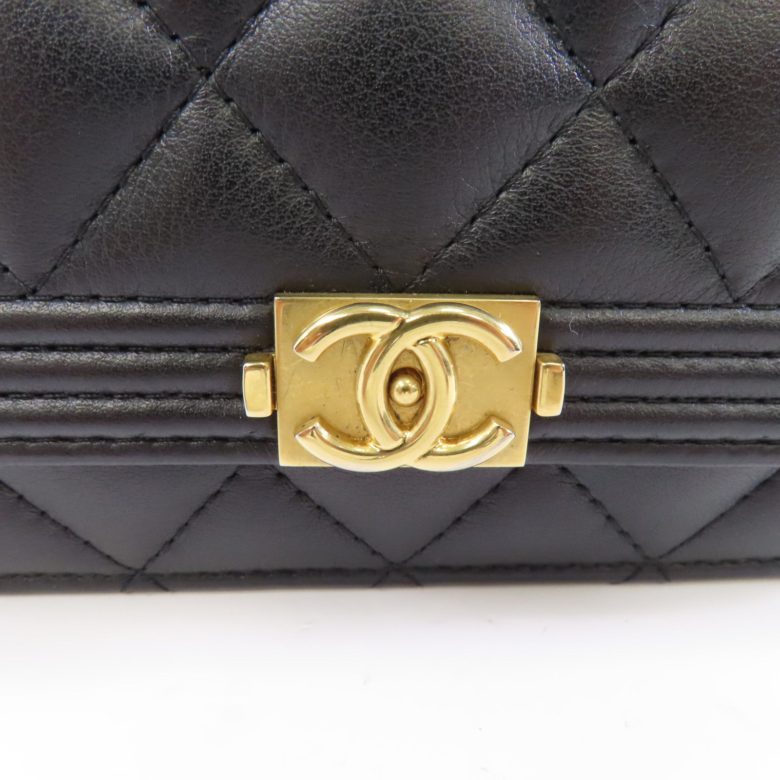 CHANEL 菱格羊皮皮革Boy Wallet On Chain金扣鏈帶肩背袋黑色