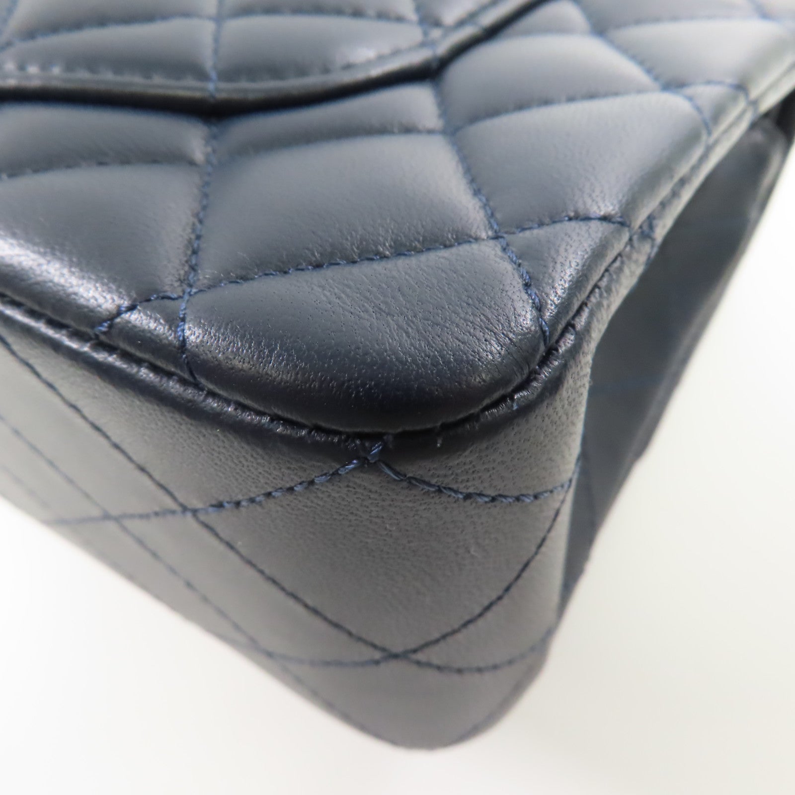 CHANEL 羊皮皮革Classic 23cm金扣鏈帶肩背袋深藍色