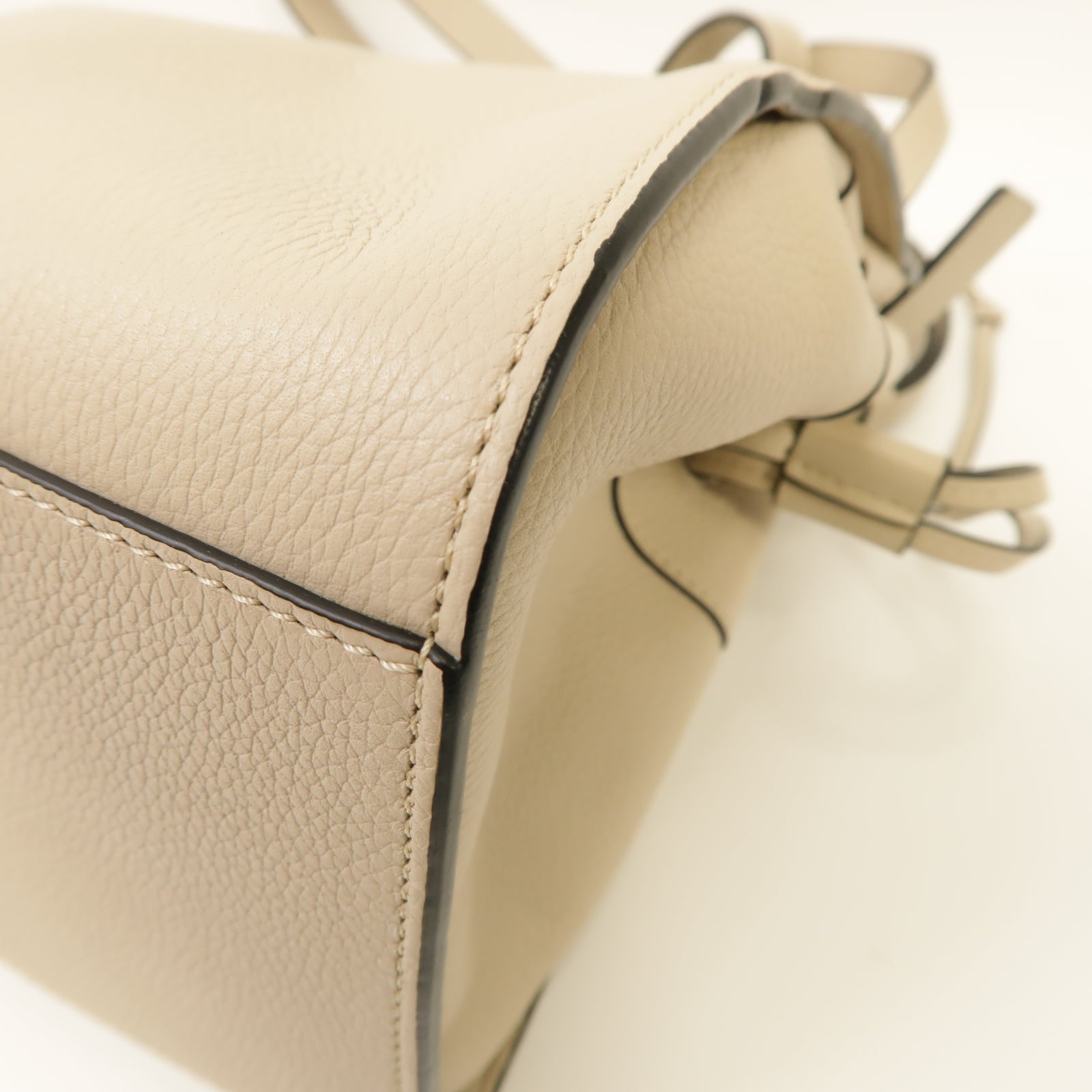LOEWE 牛皮皮革Mini Hammock Drawstring銀扣手挽肩背兩用袋米色