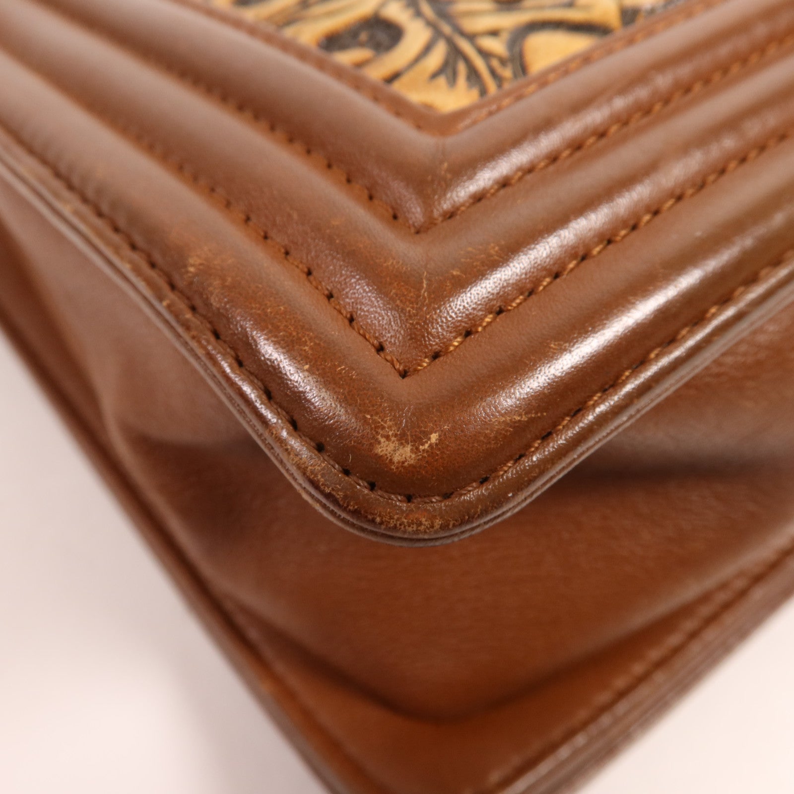 CHANEL 牛皮皮革Seasonal Boy Chanel Large銀扣肩背袋