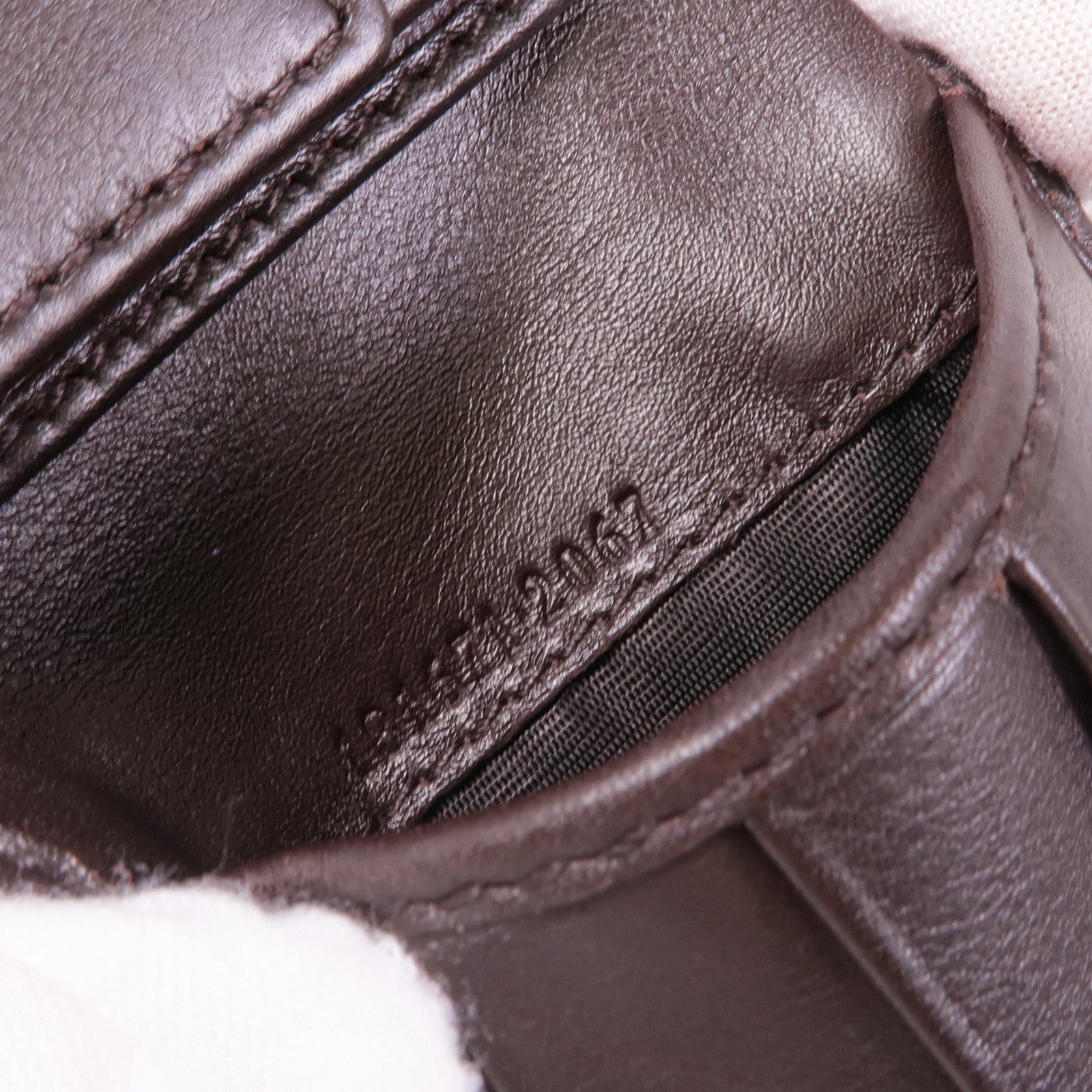 GUCCI 牛皮皮革Wallet銀扣錢包