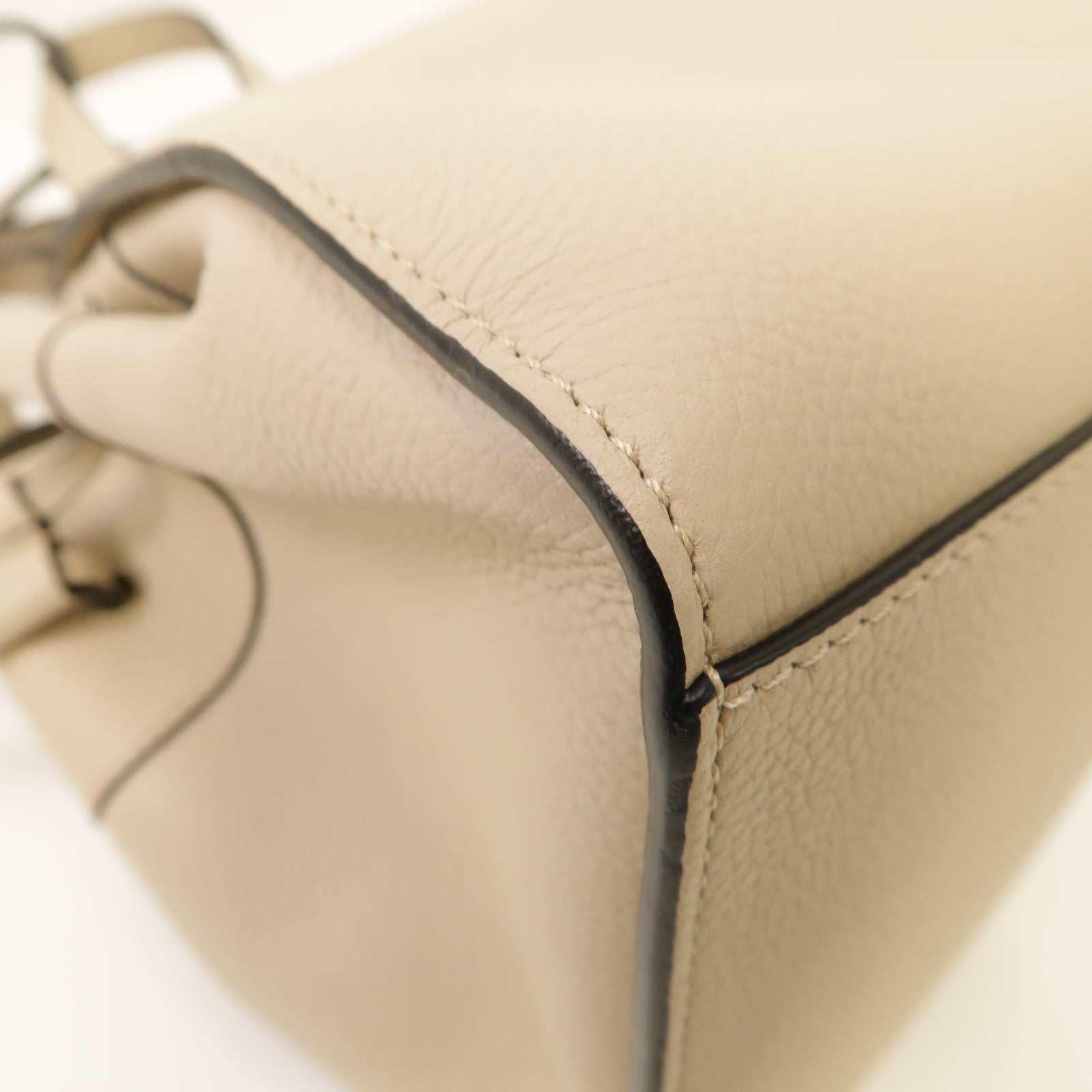 LOEWE 牛皮皮革Mini Hammock Drawstring銀扣手挽肩背兩用袋米色