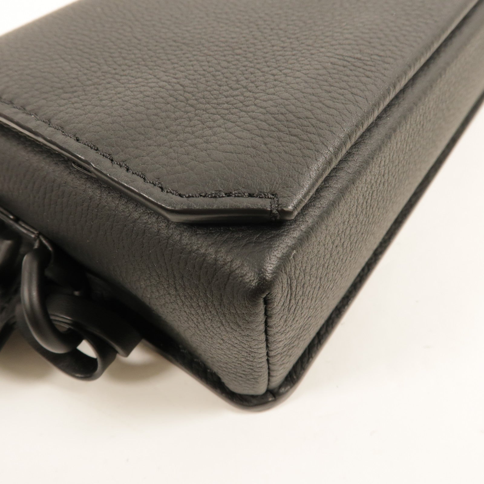 LOUIS VUITTON Aerogram Takeoff Messenger PM肩背袋