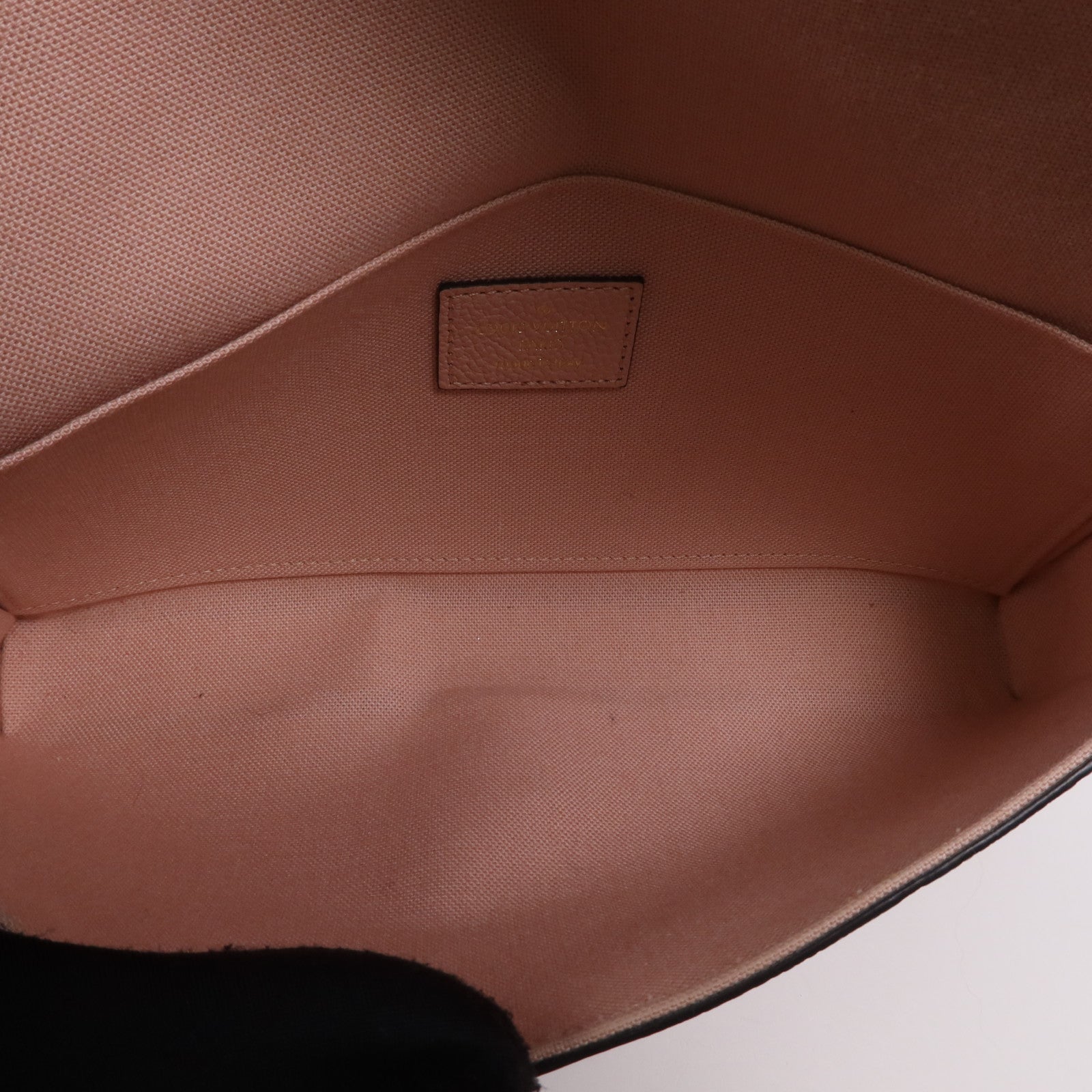 LOUIS VUITTON Epi Pochette Felissie銀扣鏈帶肩背袋