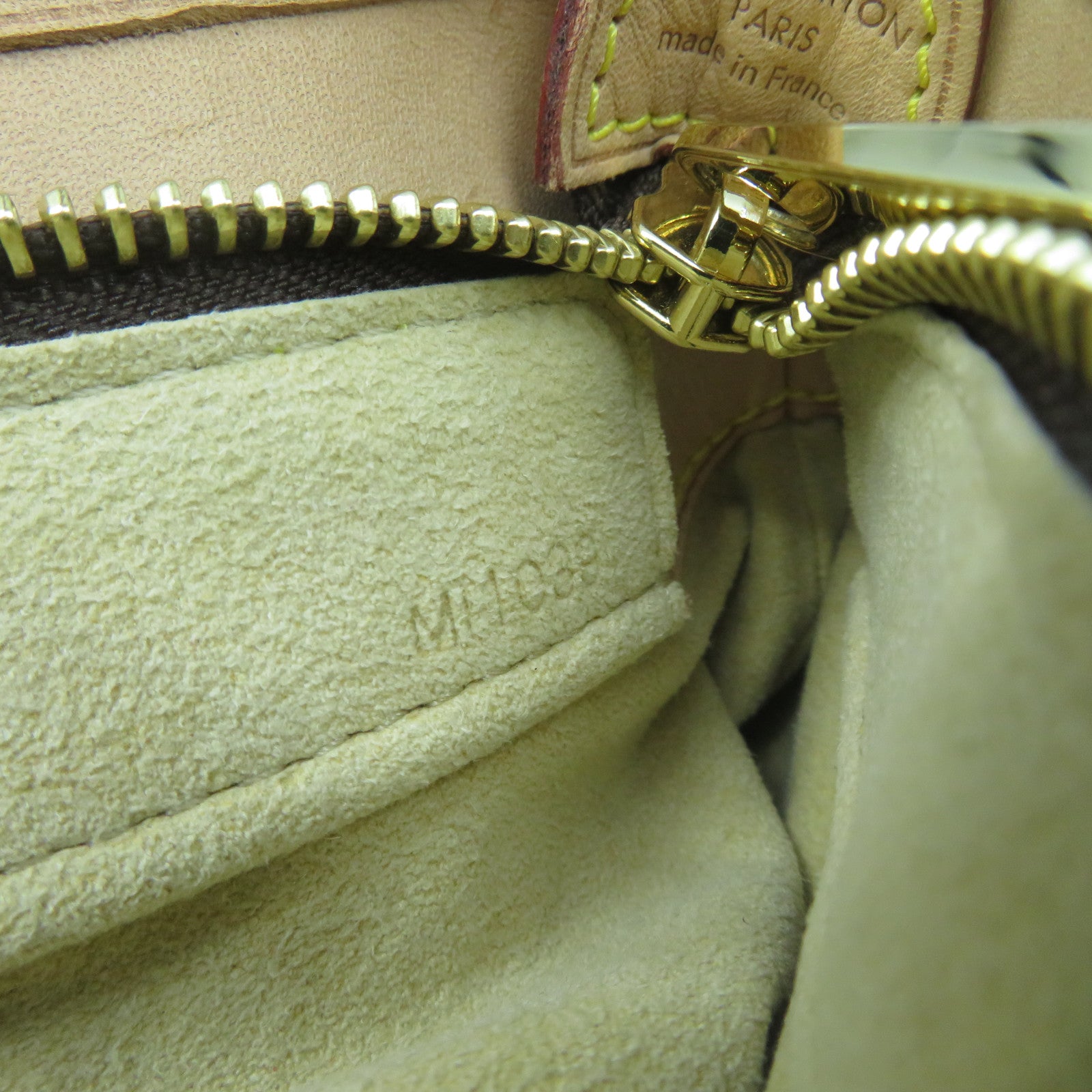 LOUIS VUITTON 【激減優惠】Monogram Boetie MM金扣手挽袋啡色