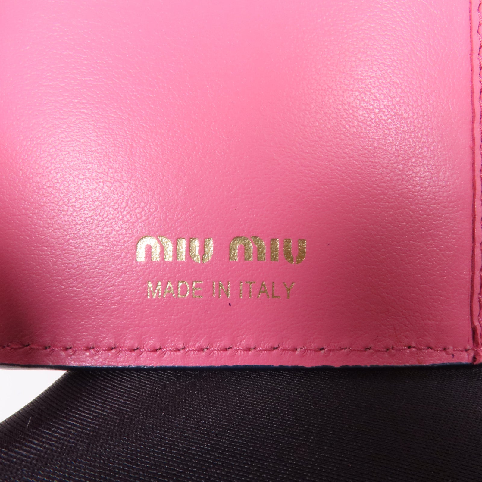 Miu Miu 皮革Long Wallet金扣長錢包