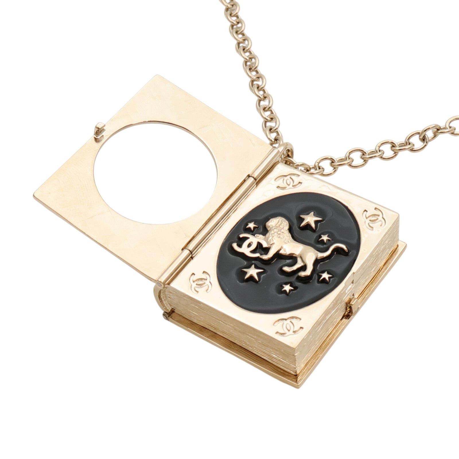 CHANEL 金屬/琺瑯Lion Book Locket項鍊