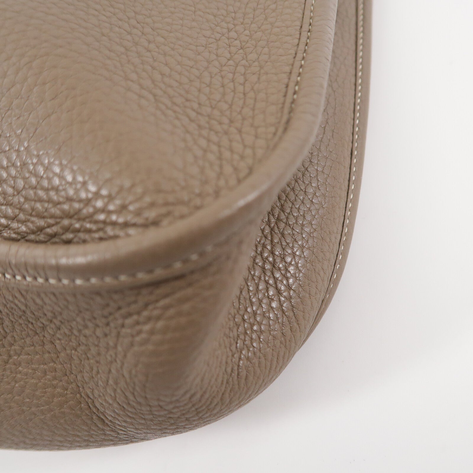 HERMES Clemence皮革Evelyne GM肩背袋Etoupe