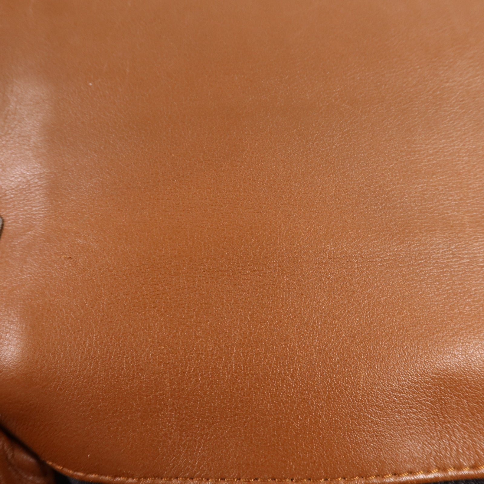 CHANEL 牛皮皮革Seasonal Boy Chanel Large銀扣肩背袋