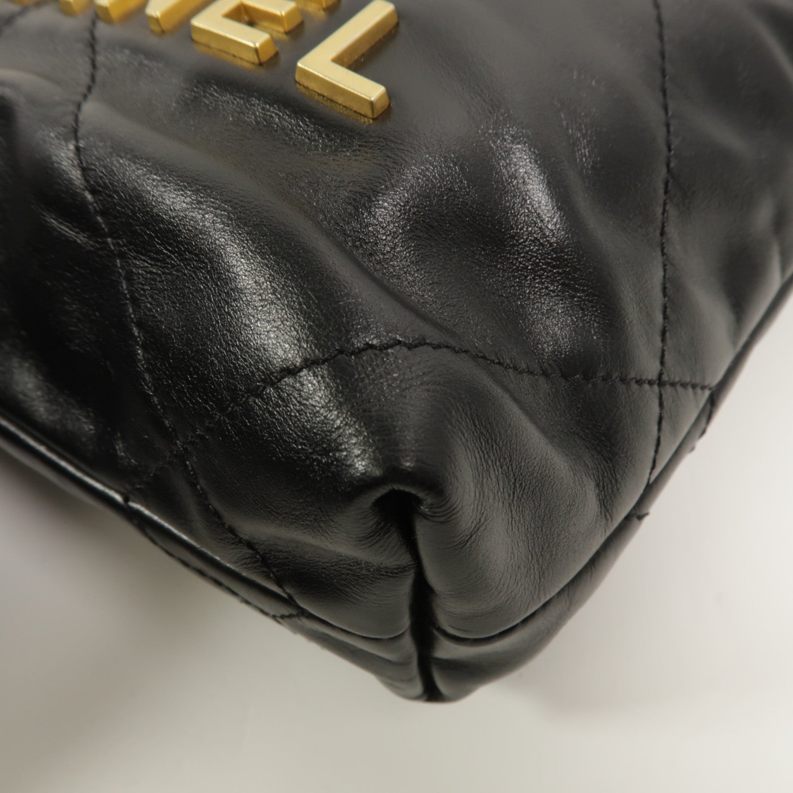 CHANEL 牛皮皮革22 Mini鏈帶肩背袋
