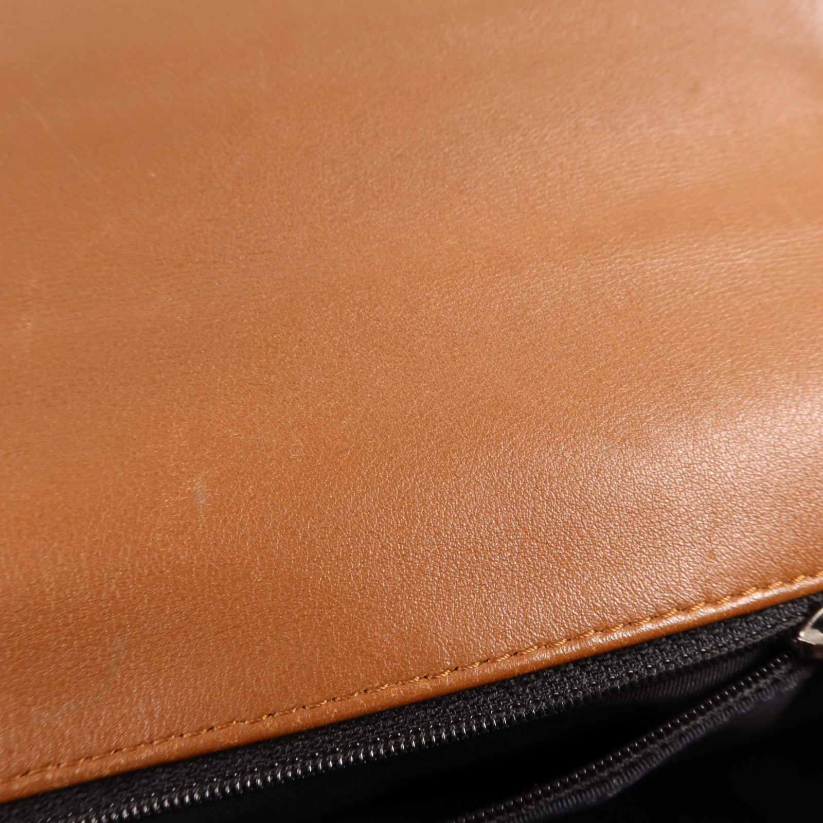 CHANEL 牛皮皮革Seasonal Boy Chanel Large銀扣肩背袋