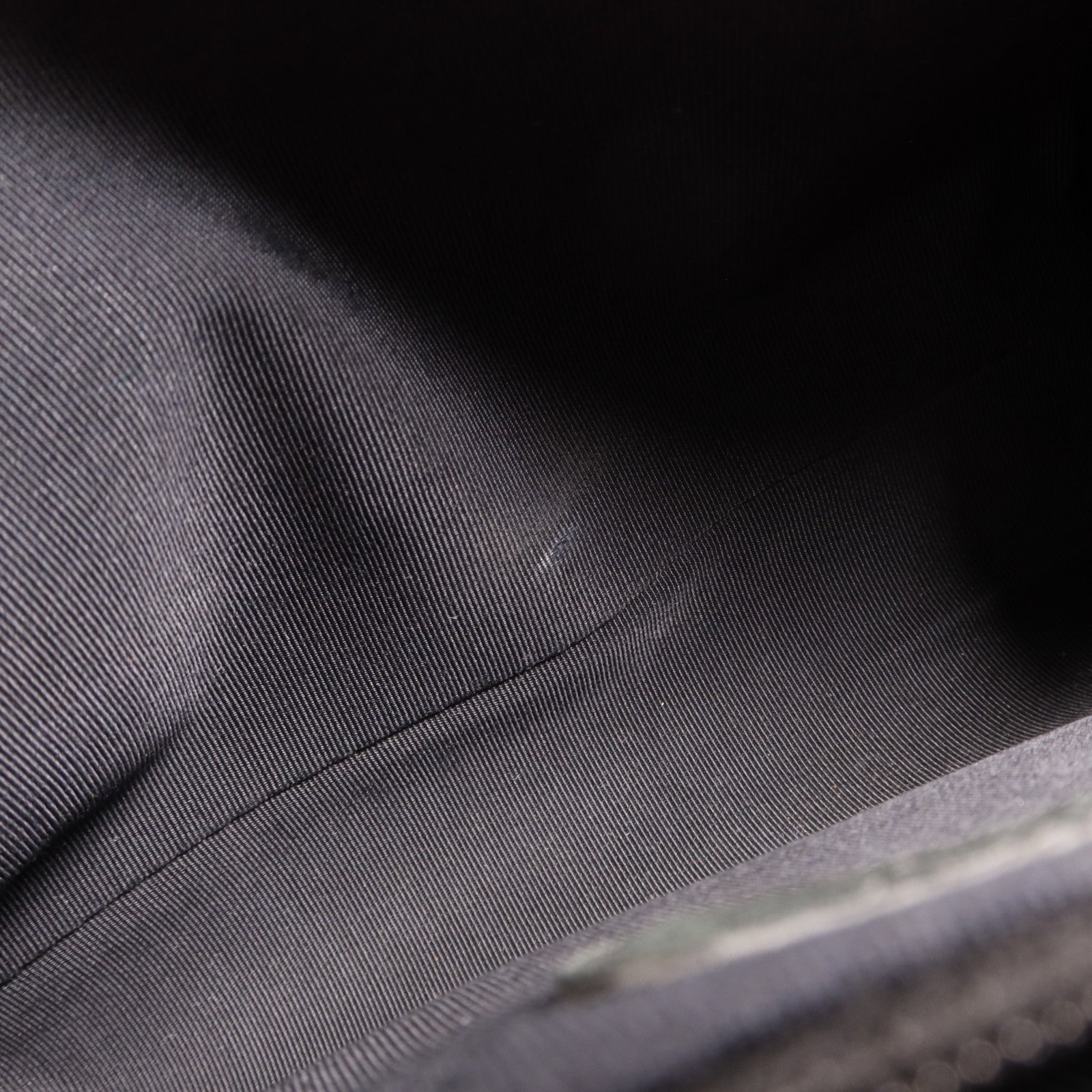 CHANEL 牛皮皮革Seasonal Boy Chanel Large銀扣肩背袋