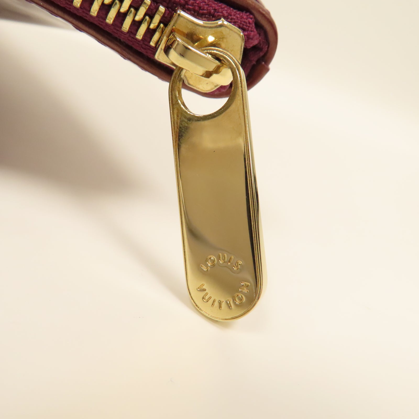LOUIS VUITTON 【激減優惠】Monogram Vernis Bellevue金扣手挽袋酒紅色