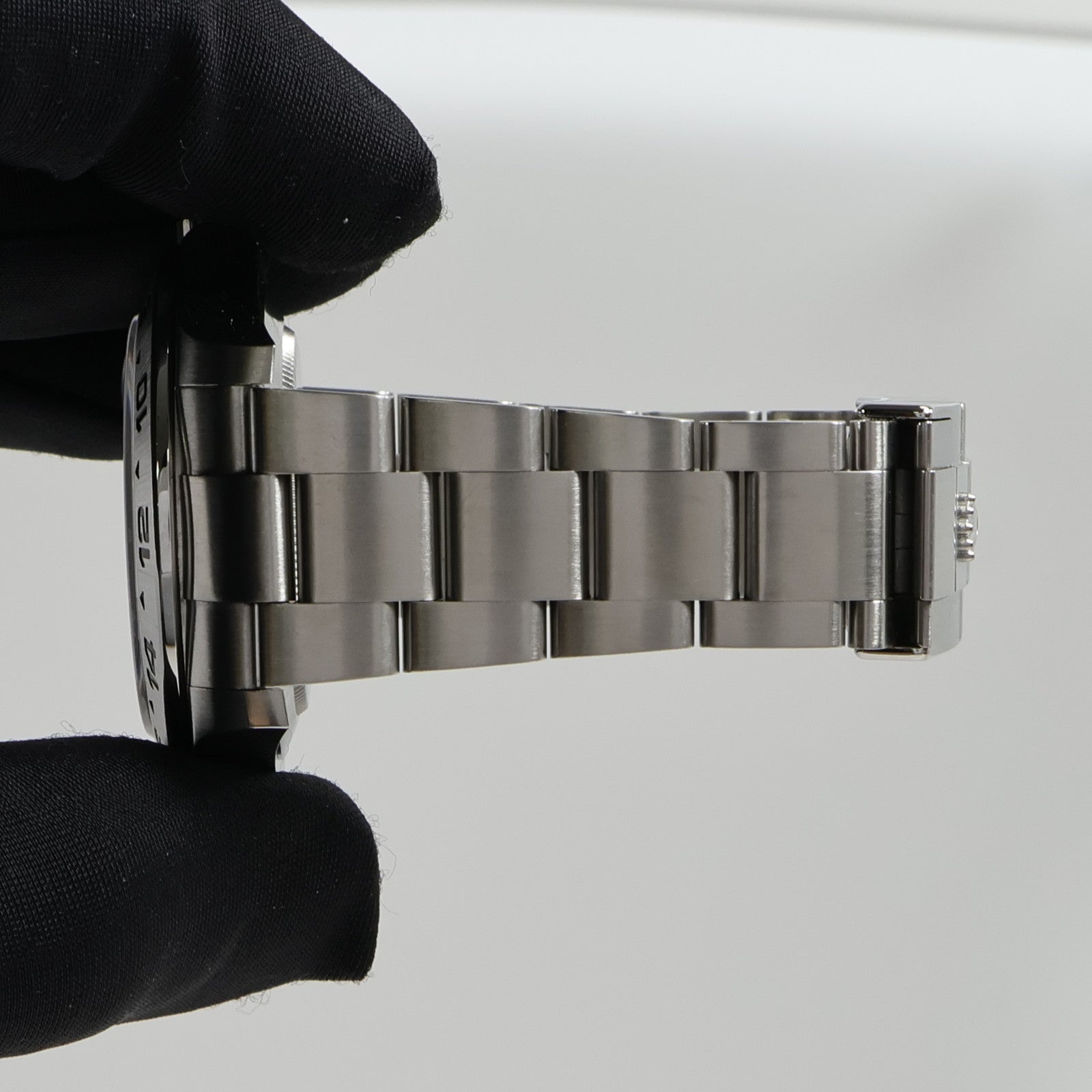 ROLEX Explorer II 216570