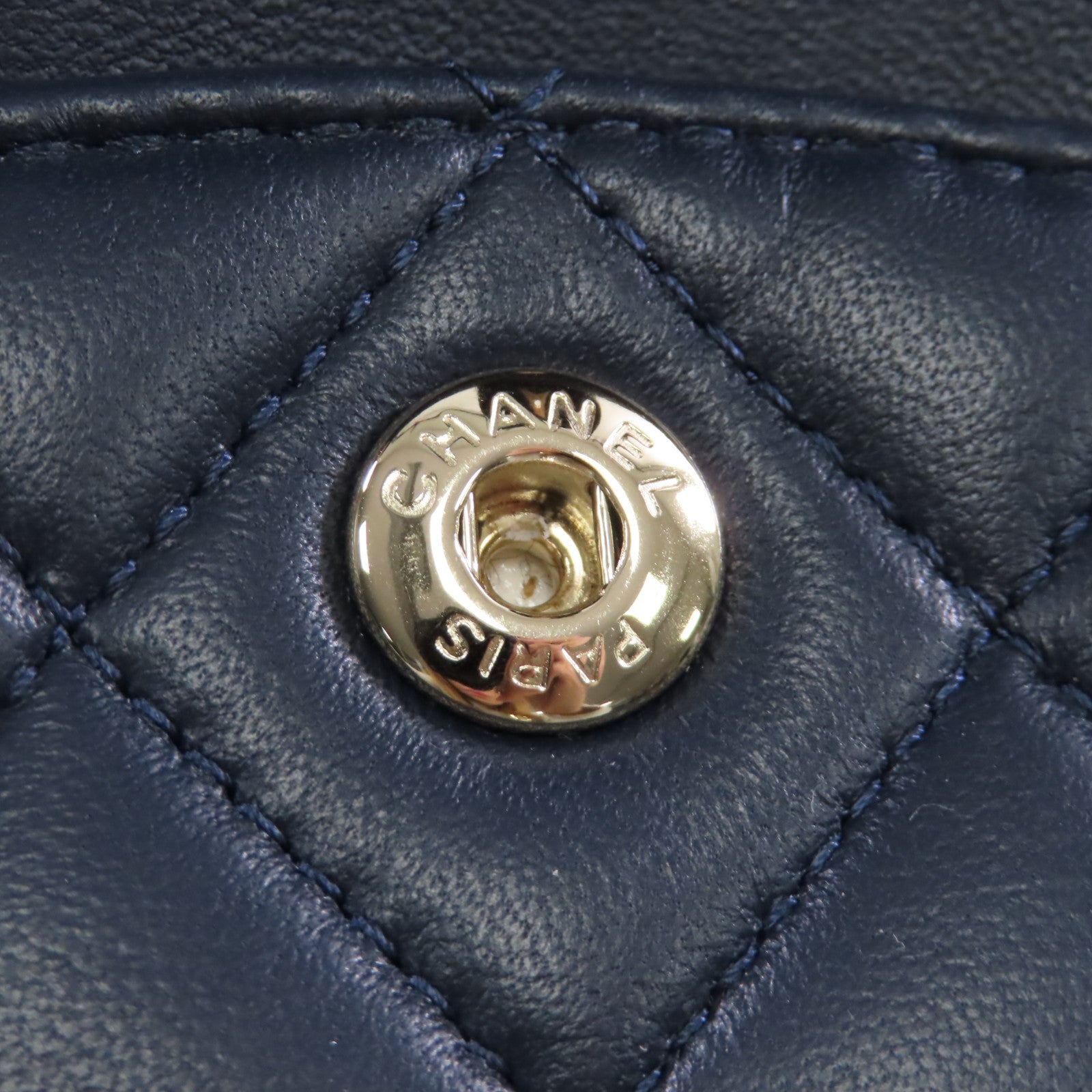 CHANEL 羊皮皮革Classic 23cm金扣鏈帶肩背袋深藍色