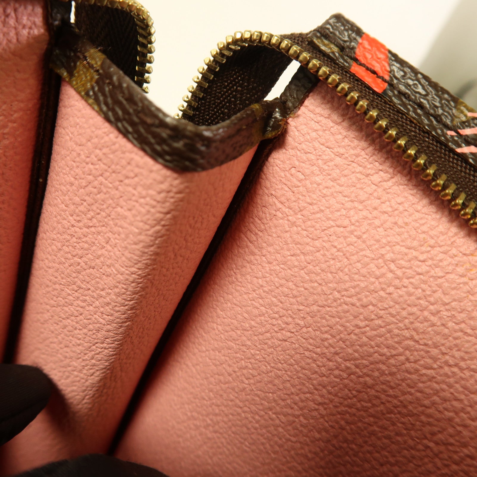 LOUIS VUITTON Monogram Jungle Dots Toiletry Pouch金扣小袋