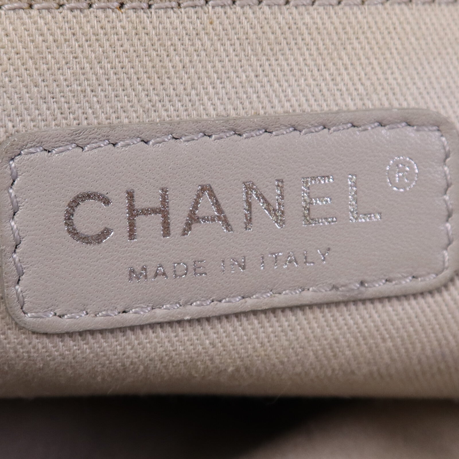 CHANEL 牛皮皮革Easy Jumbo Flap Bag銀扣鏈帶肩背袋