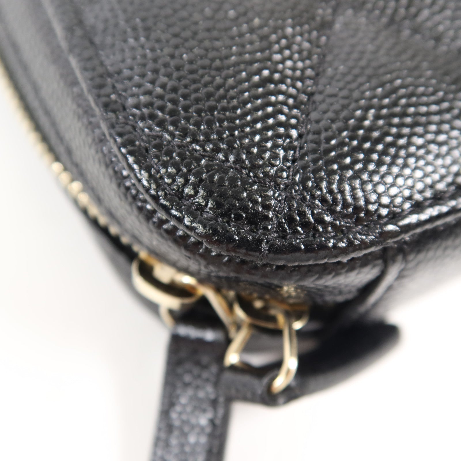 CHANEL 牛皮皮革Phone Bag金扣鏈帶肩背袋