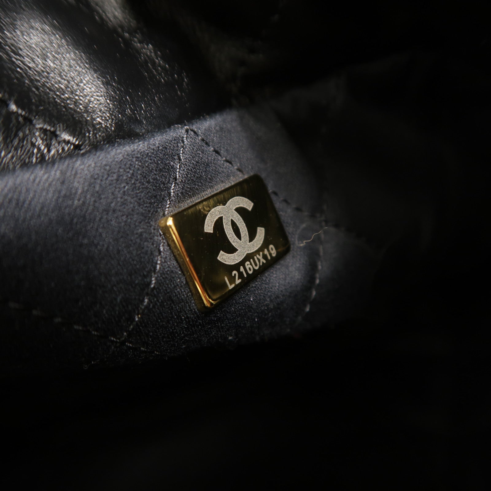CHANEL 牛皮皮革22 Mini鏈帶肩背袋