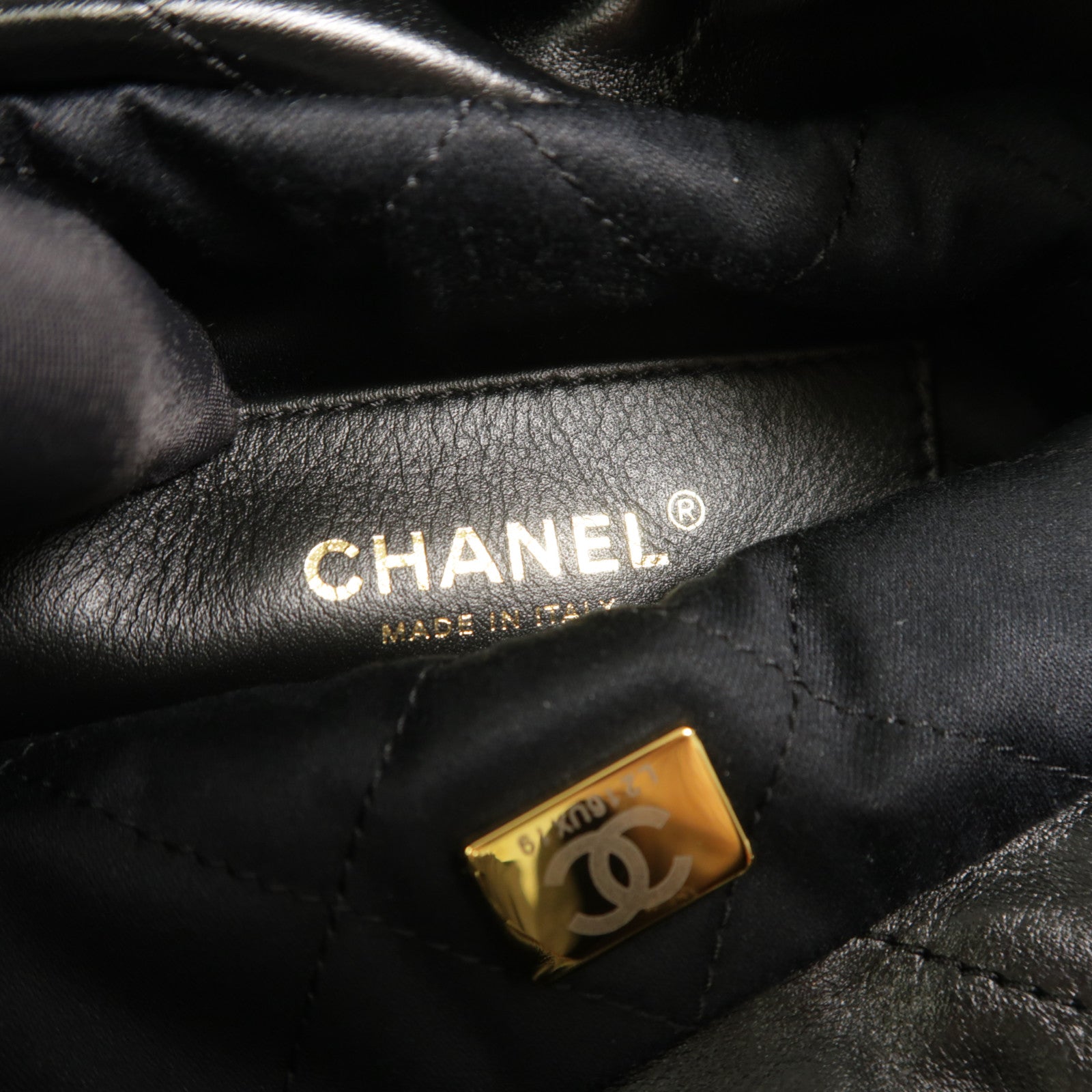 CHANEL 牛皮皮革22 Mini鏈帶肩背袋