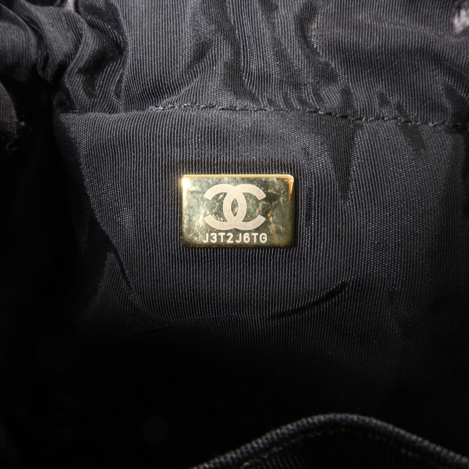CHANEL 牛仔布料Mood Logo Printed Bucket鏈帶肩背袋