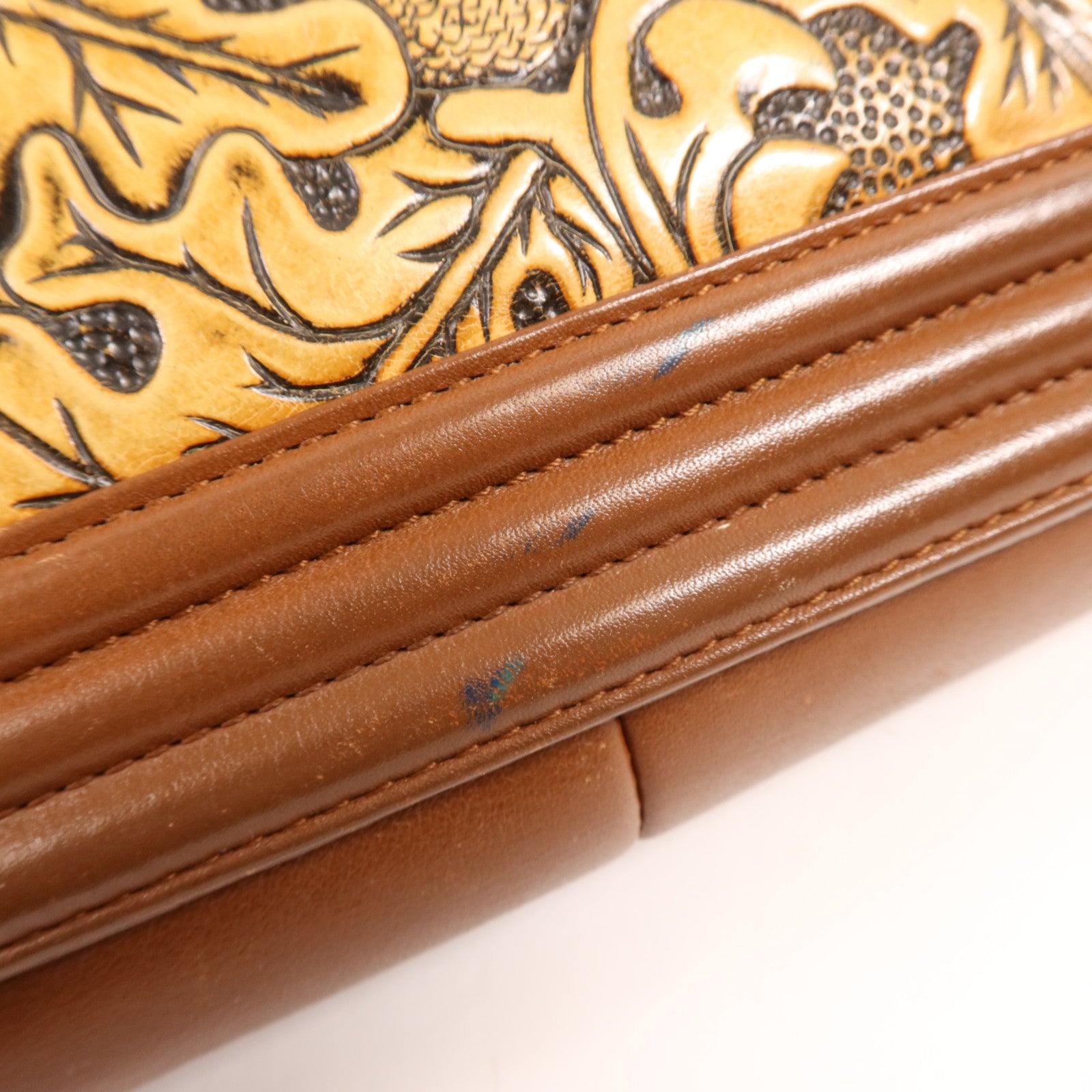 CHANEL 牛皮皮革Seasonal Boy Chanel Large銀扣肩背袋