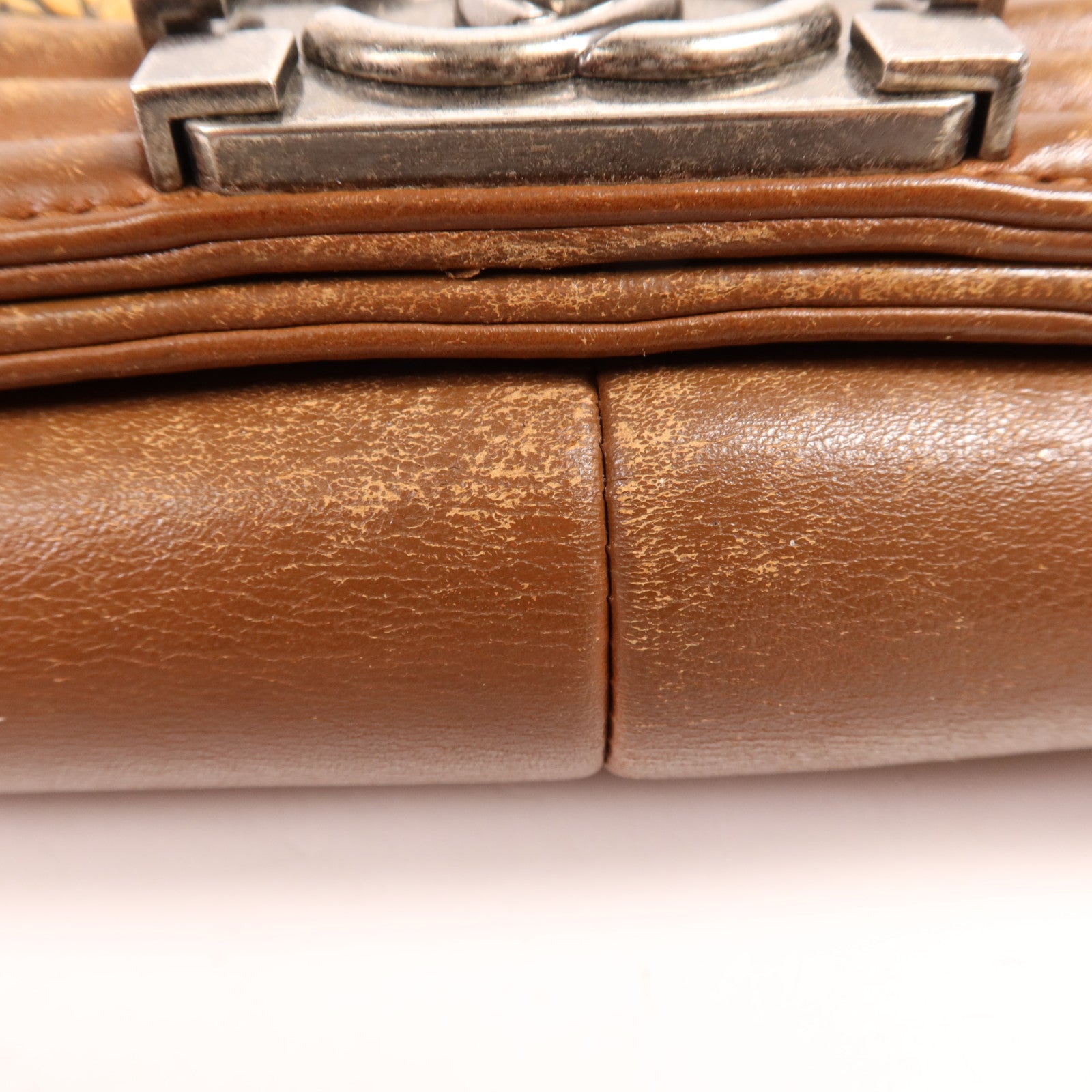 CHANEL 牛皮皮革Seasonal Boy Chanel Large銀扣肩背袋