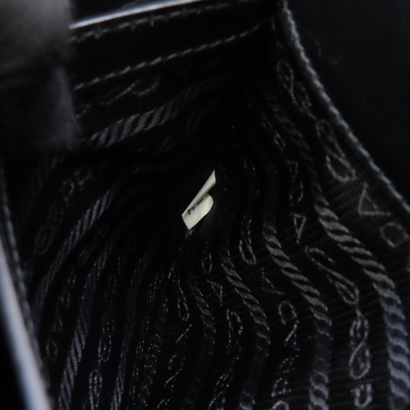 PRADA 牛皮皮革Chain Shoulder Bag銀扣鏈帶肩背袋黑色