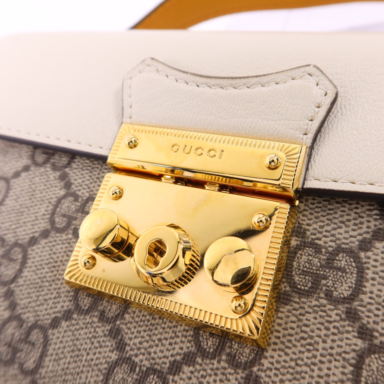 GUCCI 塗層帆布GG Supreme Mini Padlock Bag金扣手挽肩背兩用袋