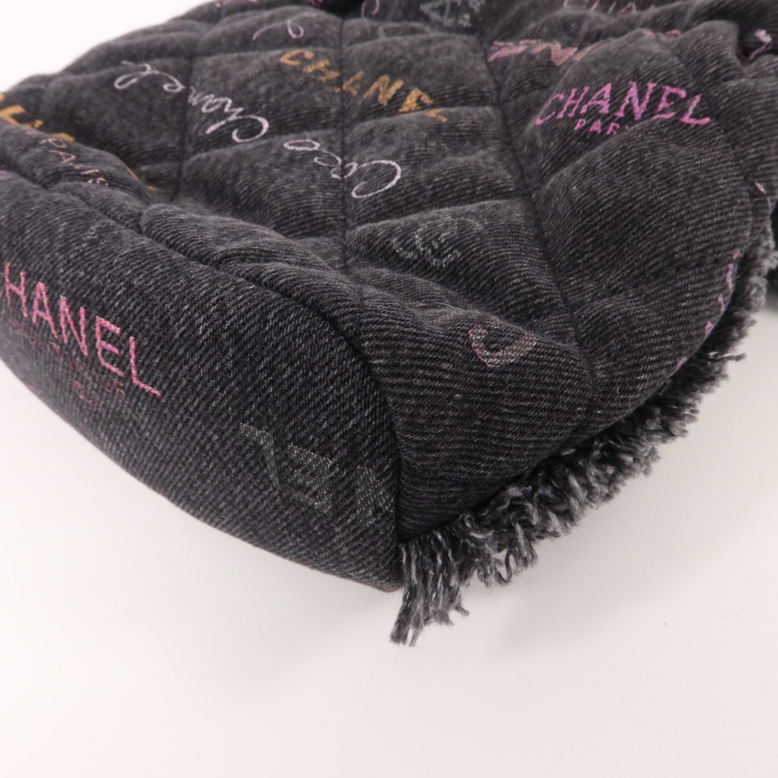 CHANEL 牛仔布料Mood Logo Printed Bucket鏈帶肩背袋