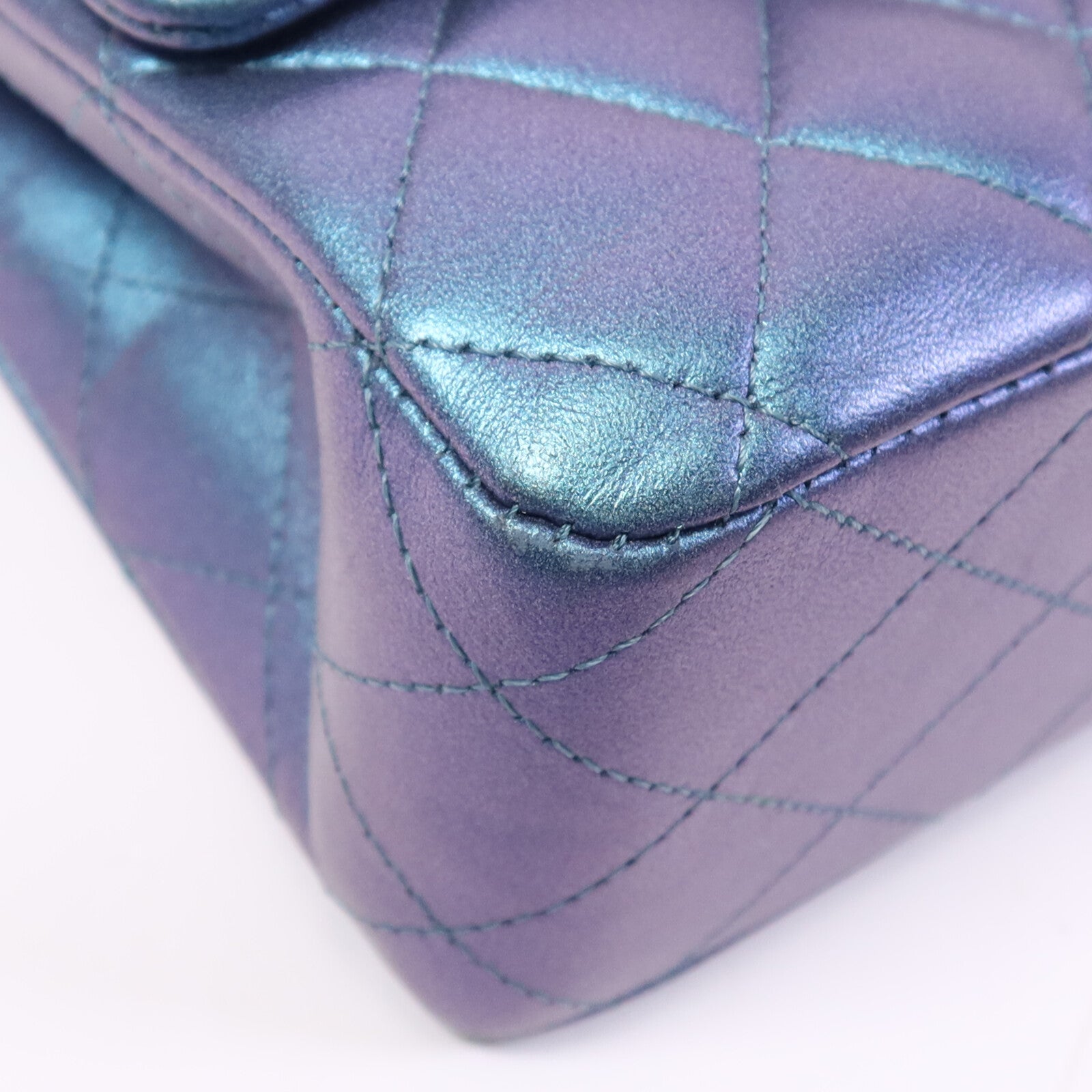 CHANEL 羊皮皮革Classic Flap Iridescent銀扣鏈帶肩背袋