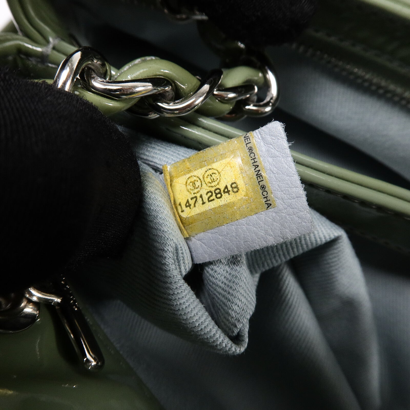 CHANEL 漆皮皮革Chain Shoulder Bag鏈帶肩背袋
