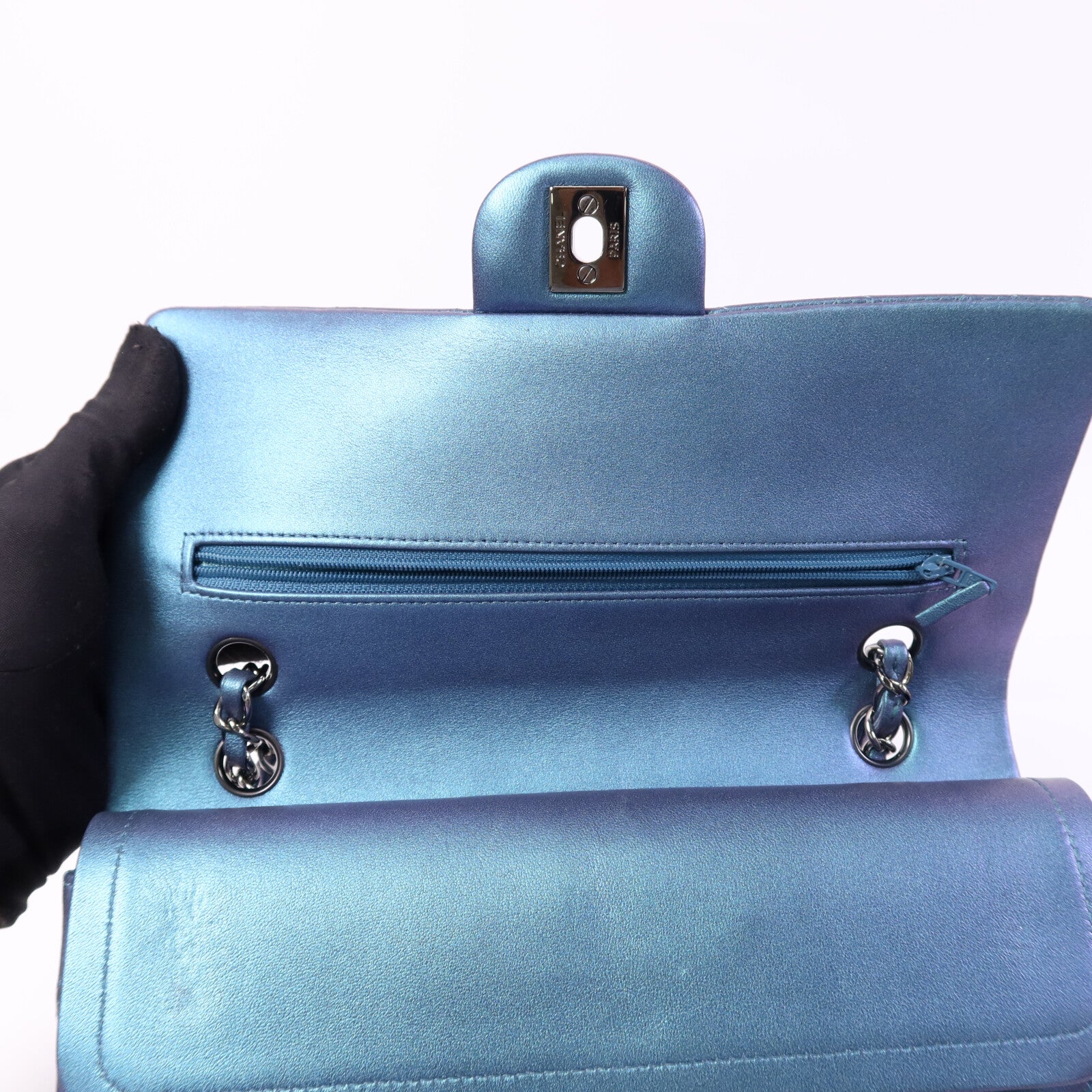 CHANEL 羊皮皮革Classic Flap Iridescent銀扣鏈帶肩背袋