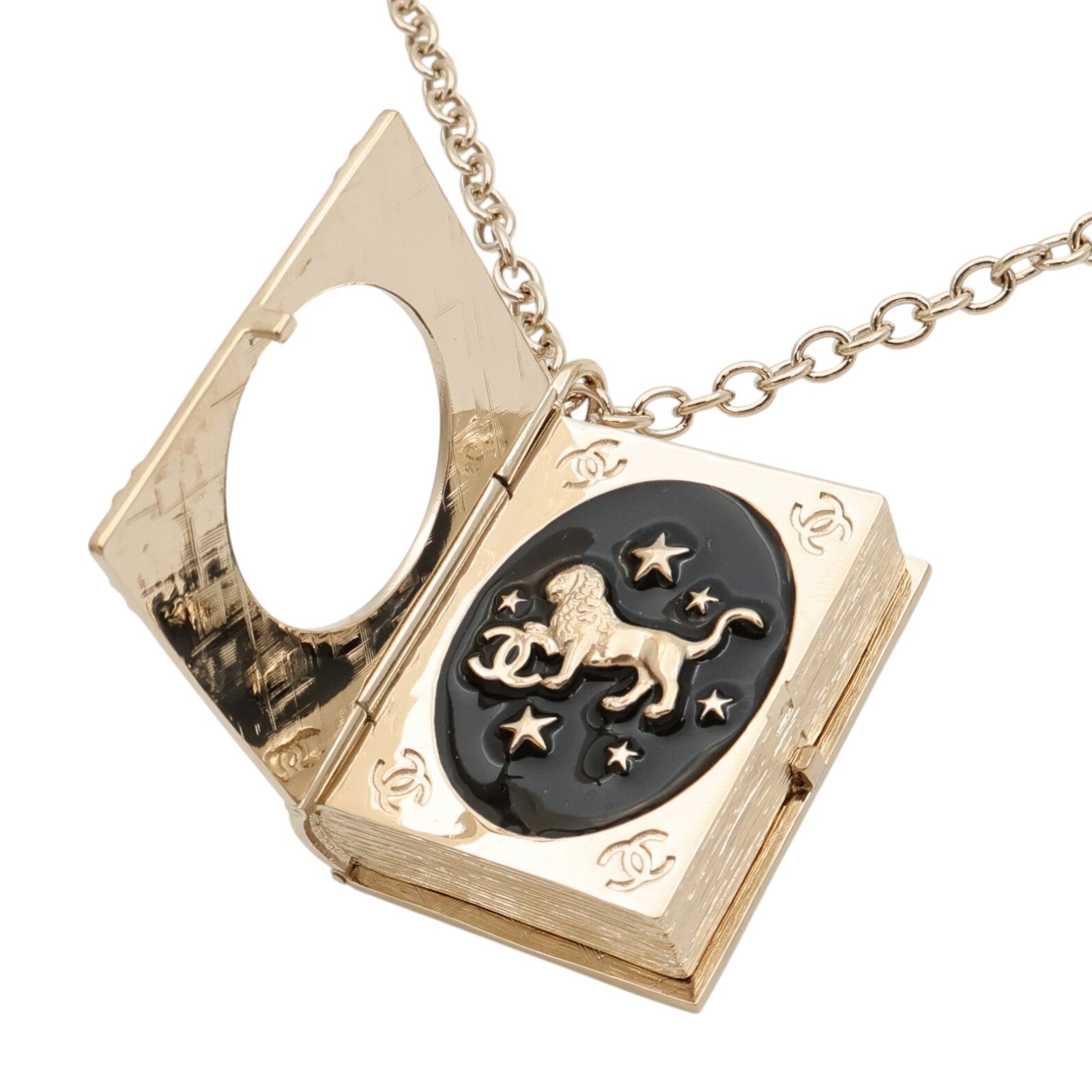 CHANEL 金屬/琺瑯Lion Book Locket項鍊