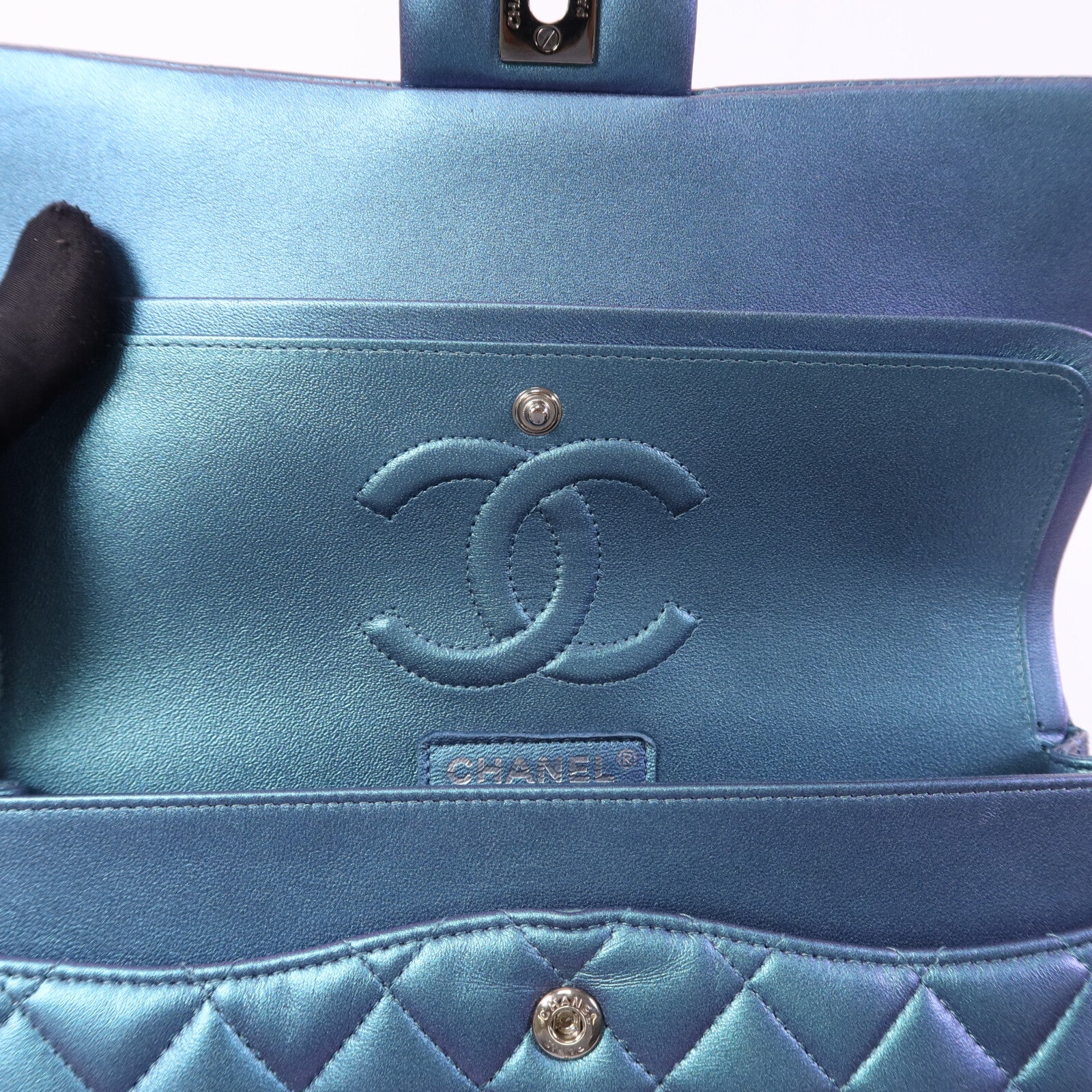CHANEL 羊皮皮革Classic Flap Iridescent銀扣鏈帶肩背袋
