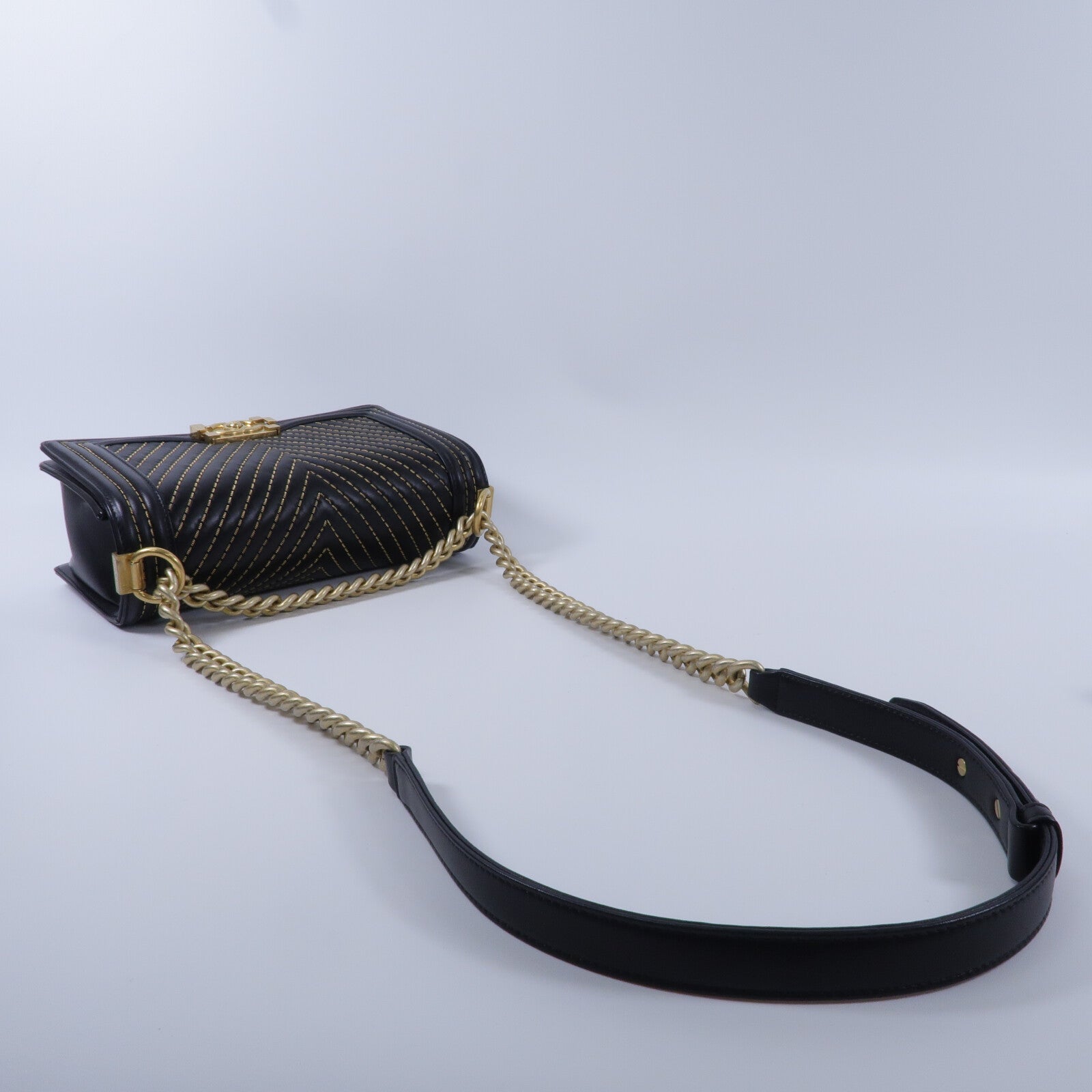 CHANEL 羊皮皮革Boy 25鏈帶肩背袋