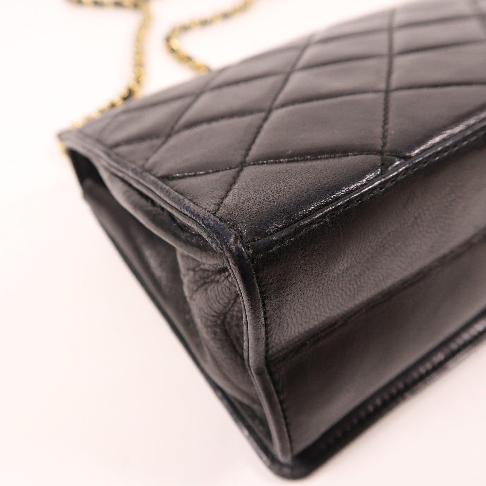 CHANEL 羊皮皮革Vintage Bag金扣鏈帶肩背袋