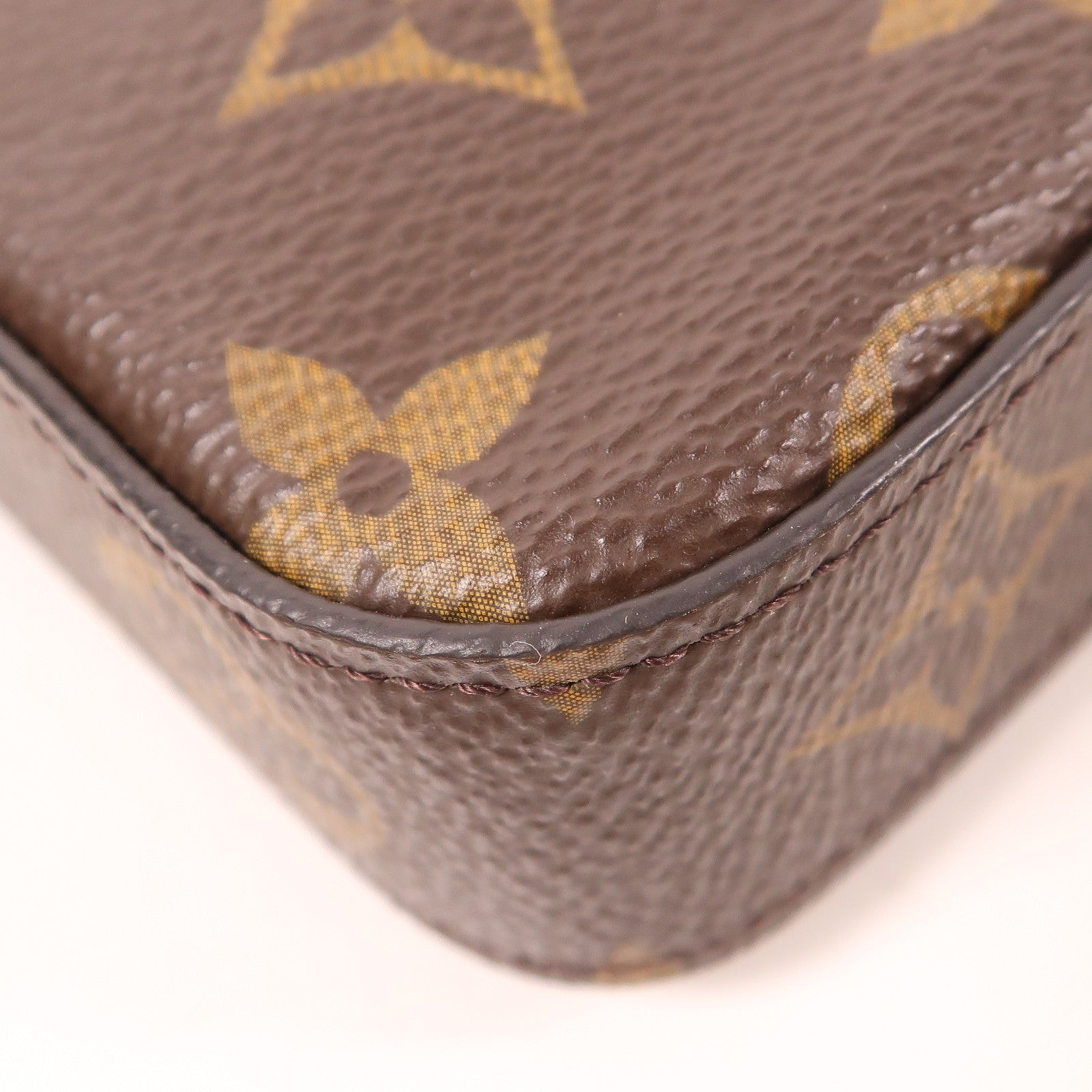 LOUIS VUITTON Monogram Pochette Felicie金扣鏈帶肩背袋