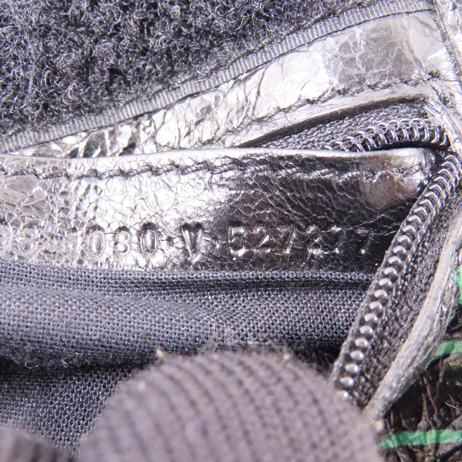 BALENCIAGA 【激減優惠】牛皮皮革Pouch Graffiti肩背袋