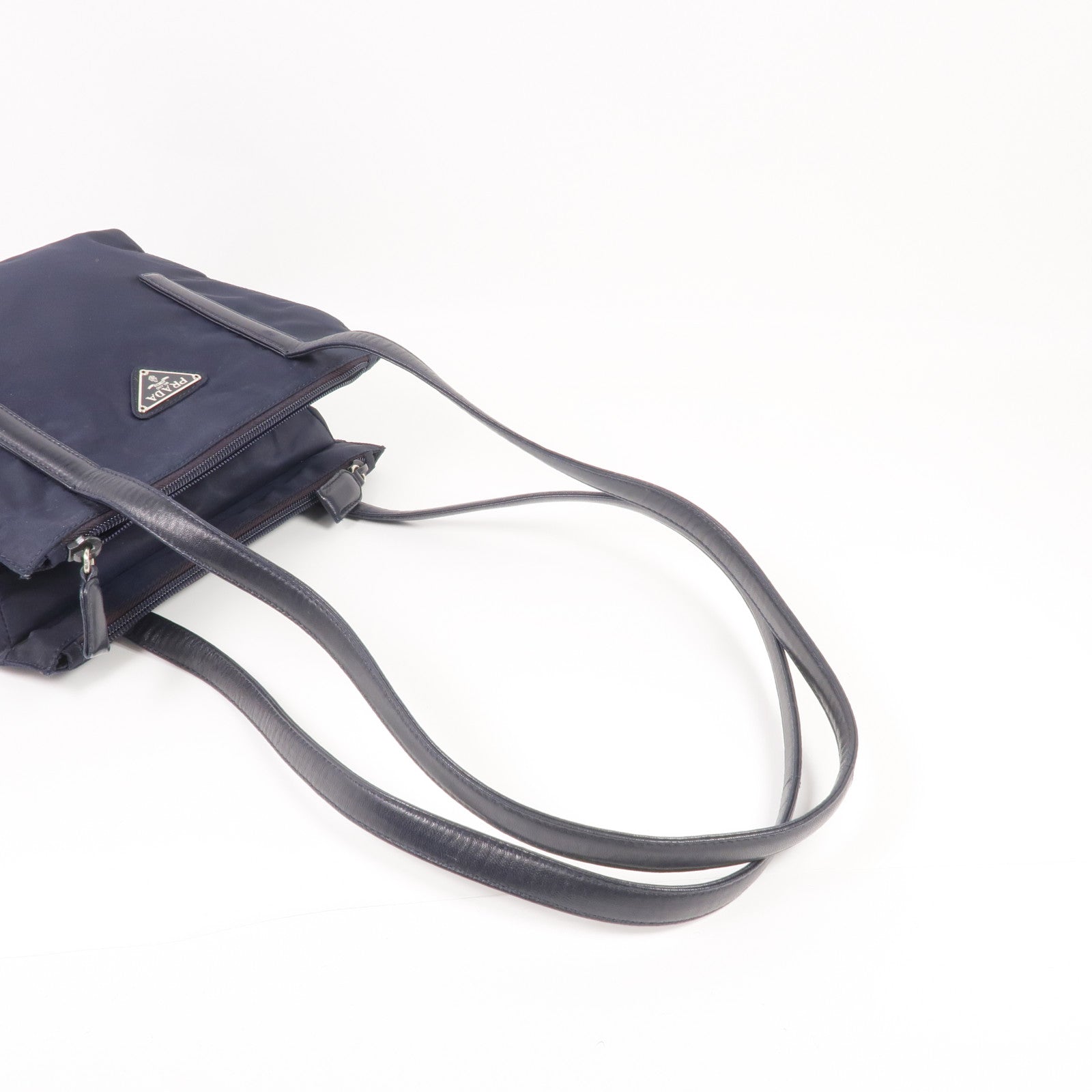 PRADA 尼龍Shoulder Bag銀扣肩背袋