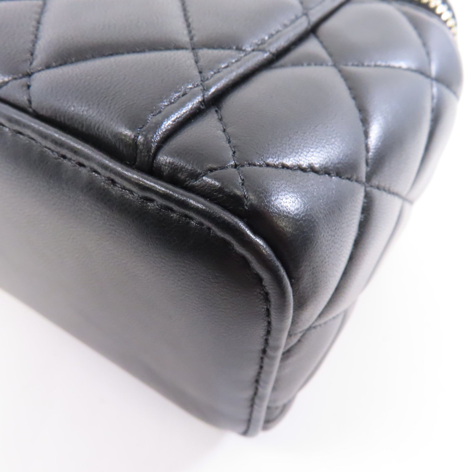 CHANEL 菱格羊皮皮革Vanity Case金扣鏈帶肩背袋黑色