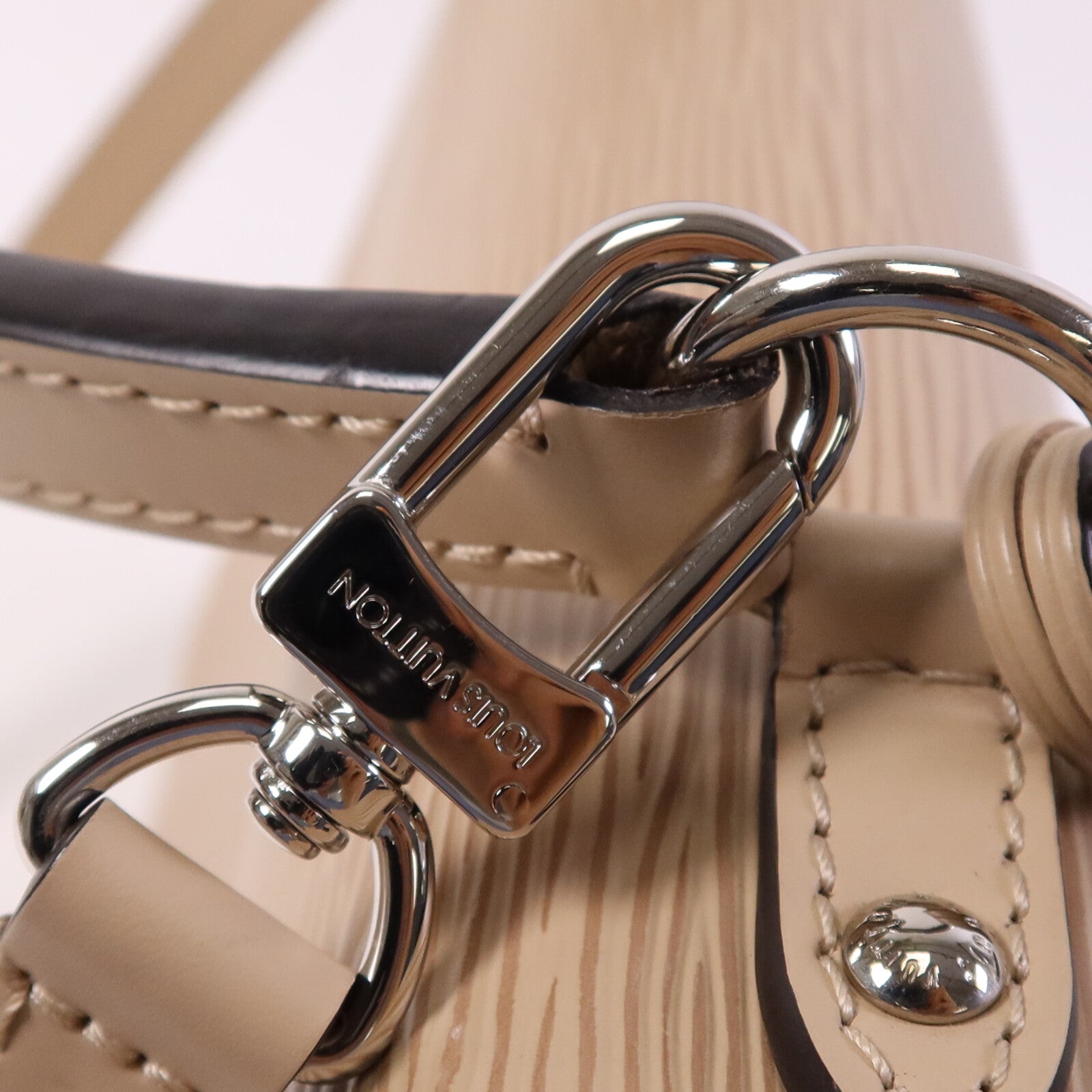 LOUIS VUITTON Epi Cluny MM銀扣手挽肩背兩用袋