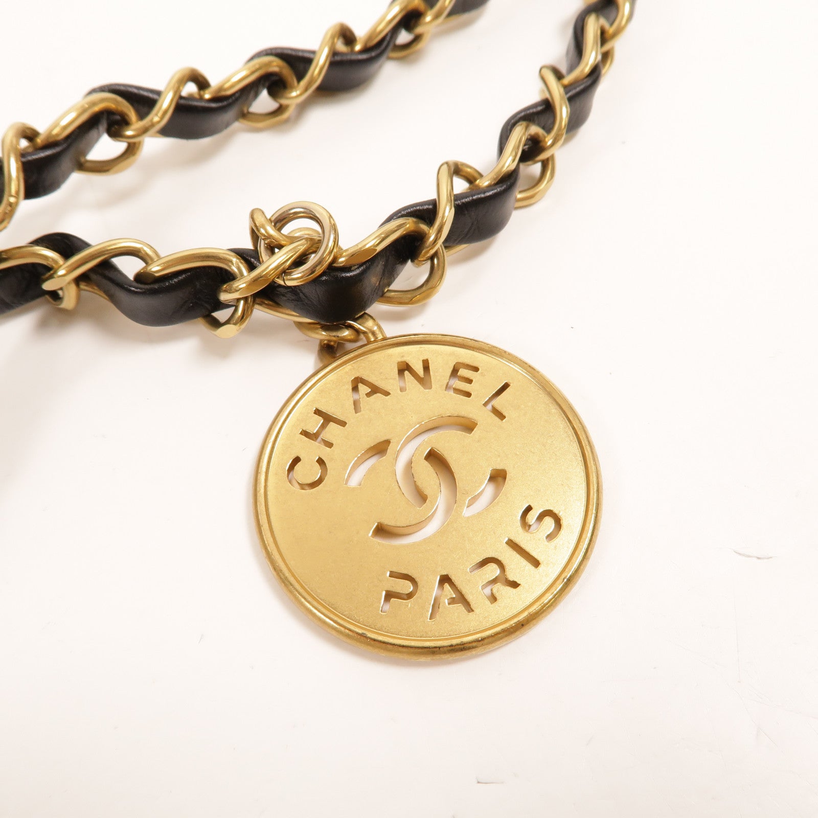 CHANEL 牛皮皮革C22 Medium鏈帶肩背袋