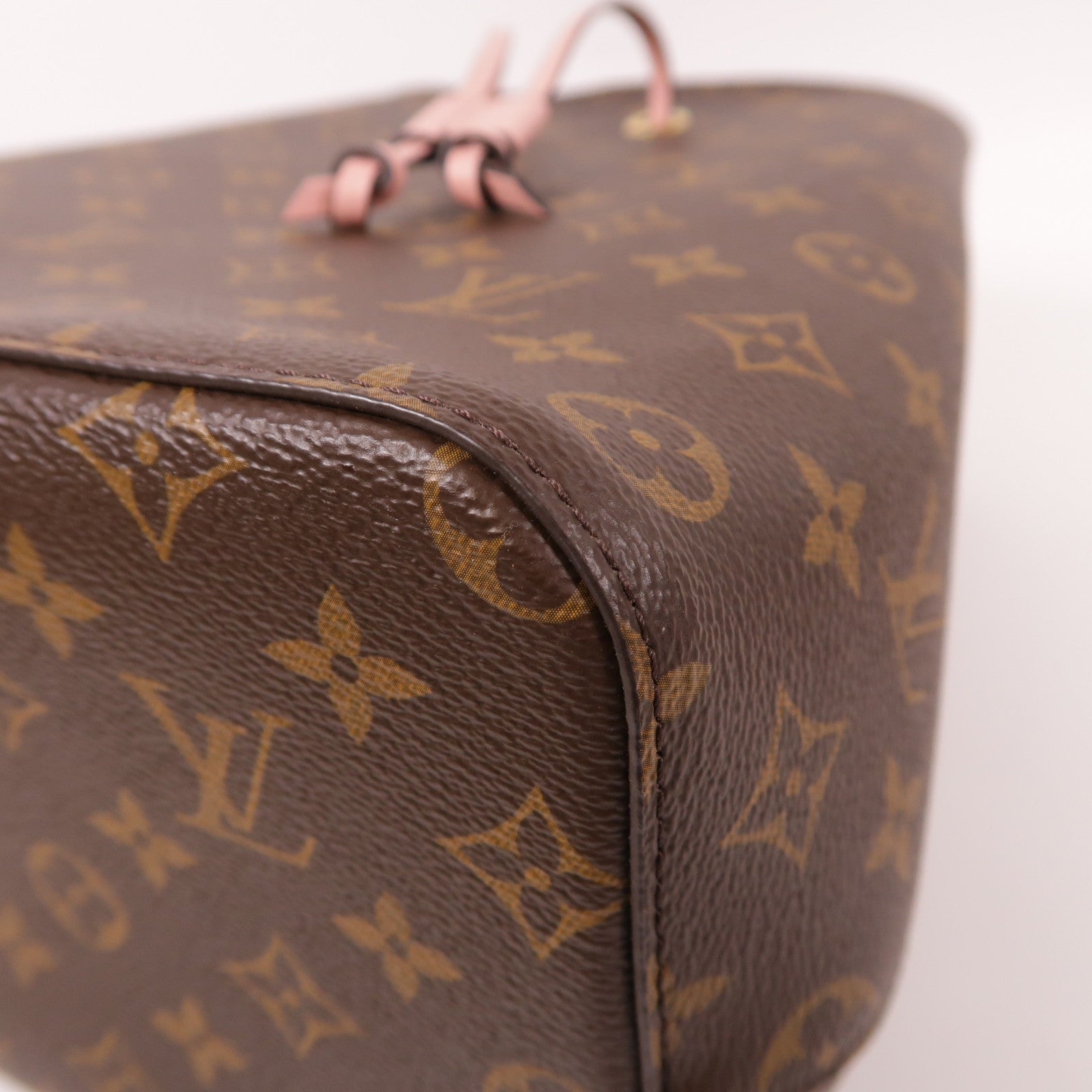 LOUIS VUITTON Monogram Neo Noe MM金扣肩背袋棕色/粉紅色