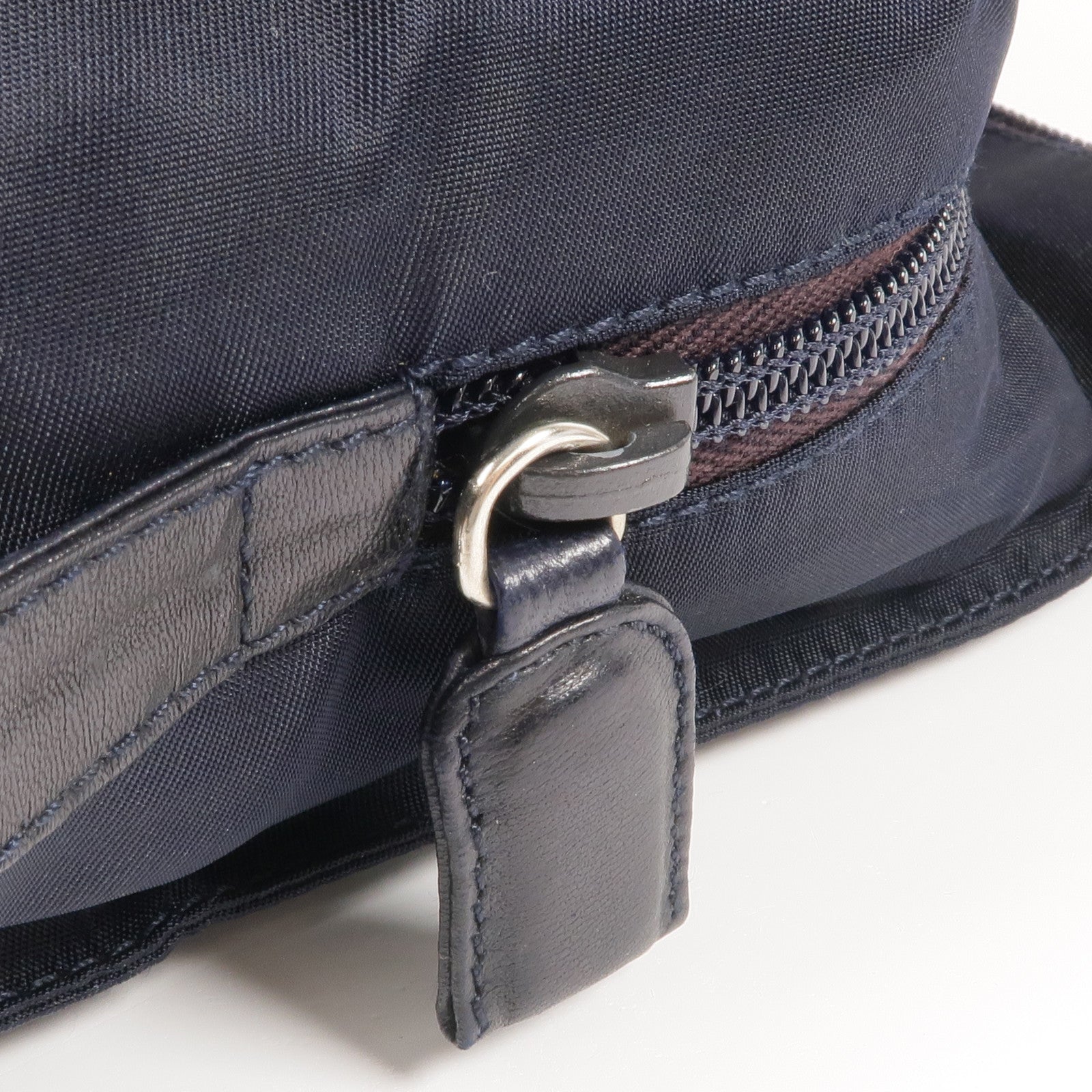 PRADA 尼龍Shoulder Bag銀扣肩背袋