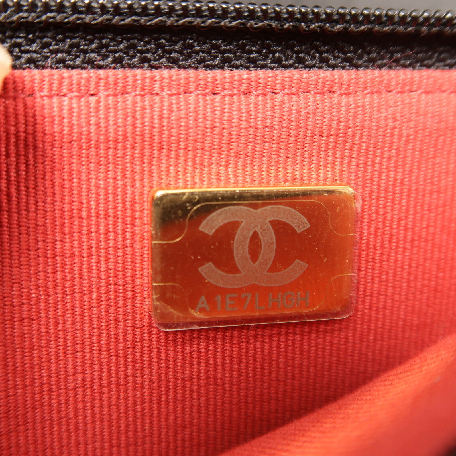 CHANEL 羊皮皮革Matelasse19 Wallet On Chain鏈帶手挽肩背兩用袋