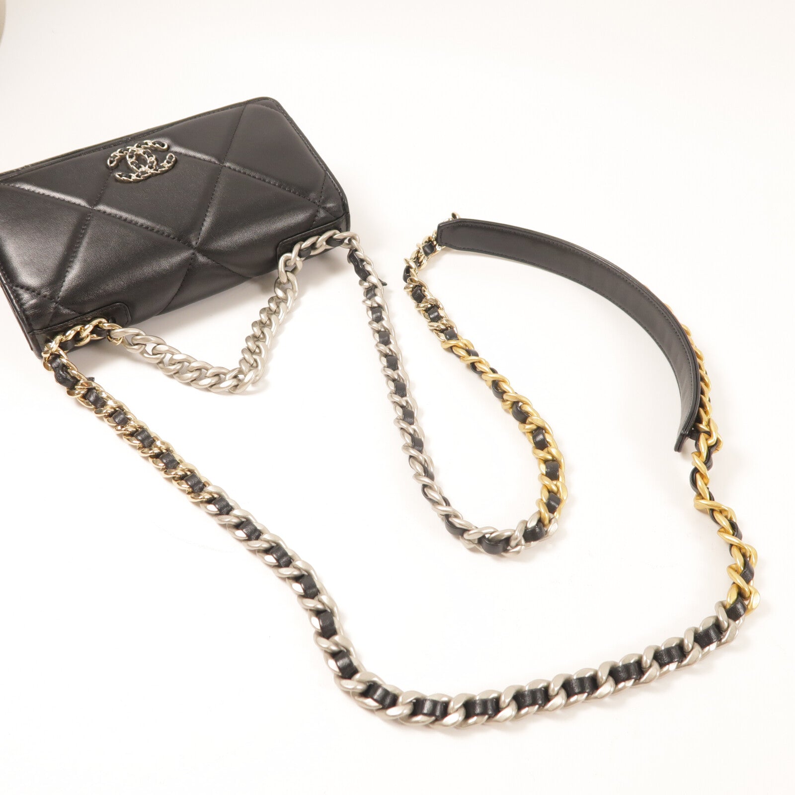 CHANEL 羊皮皮革Matelasse19 Wallet On Chain鏈帶手挽肩背兩用袋